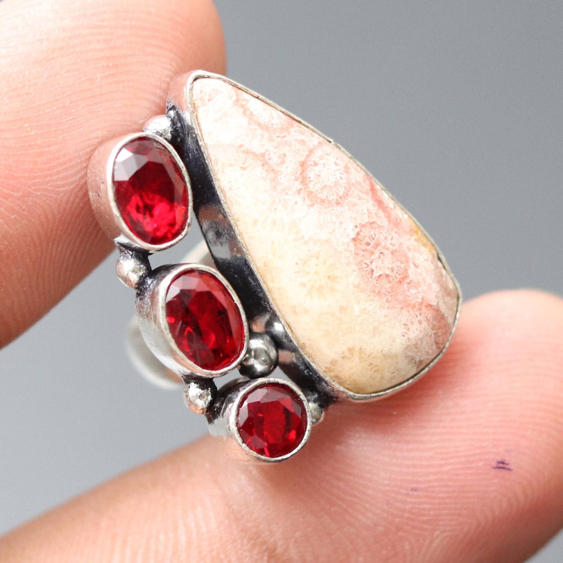 Fossiler Korallen Granat Quarz Edelstein Handgemachter Multistone Ring Schmuck, Sterling Versilbert, Geschenk Für Sie Geburtsstein von MadonnaJewellery