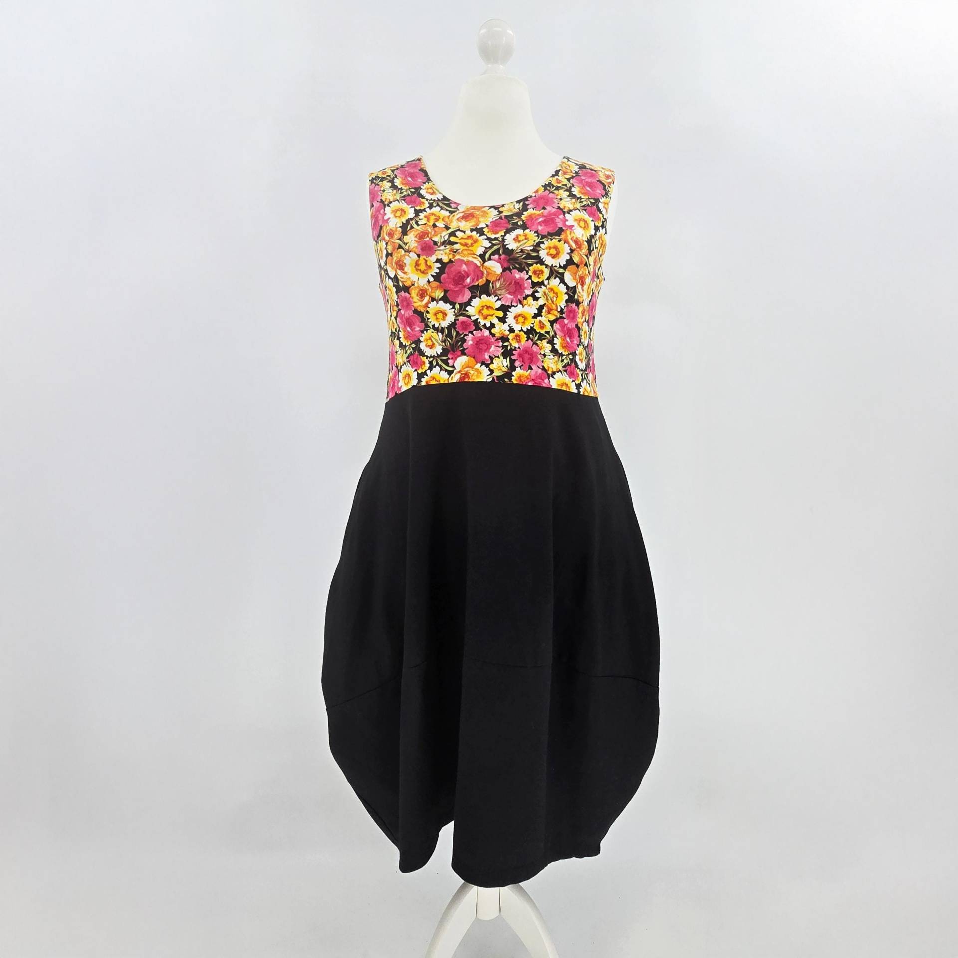 Ärmelloses Ballonkleid Für Frauen Im Kontrastlook Sommerkleid Aus Jerseystoff Figur Schmeichelndes Kleid Jerseykleid in Einheitsgröße Ärmelloses Ballonkleid Für Frauen Im Kontrastlook Sommerkleid Aus Jerseystoff Figur Schmeichelndes Kleid Jerseykleid in Einheitsgröße von ManufakturRuffer