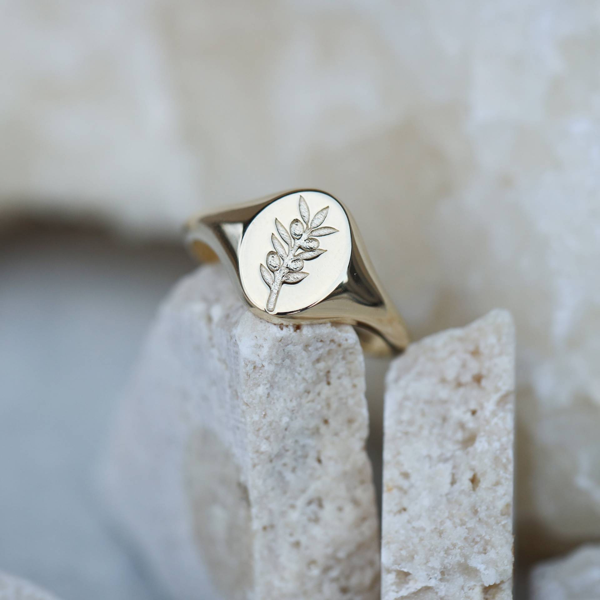 Blostomussa Ring, 14K Solid Gold Dünne Stapelringe Für Frau, Minimal Schmuck, Zierliche Goldring, Zarter Geschenk Sie von Maresuijewelry