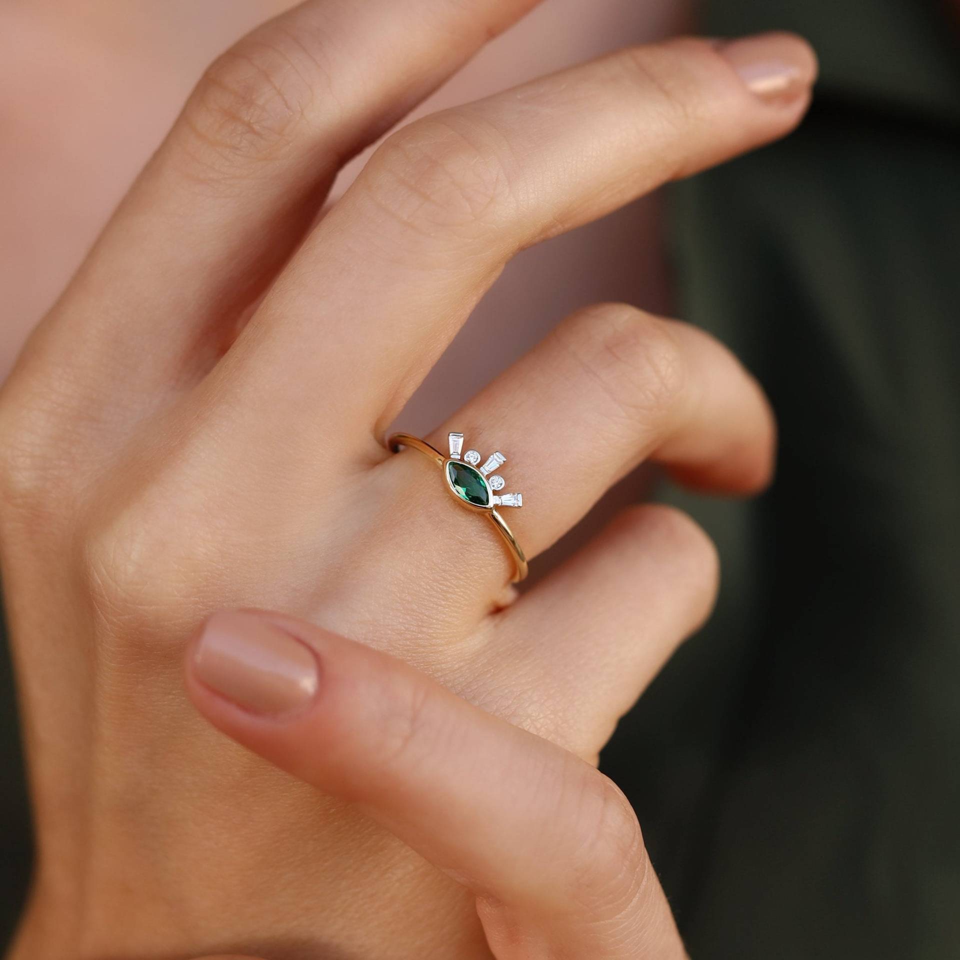 Echinodermata Ring, 14K Solid Gold Eleganter Schmuck, Zierlicher Stapelring Für Frauen, Geschenk Sie, Zarter Verlobungsring von Maresuijewelry