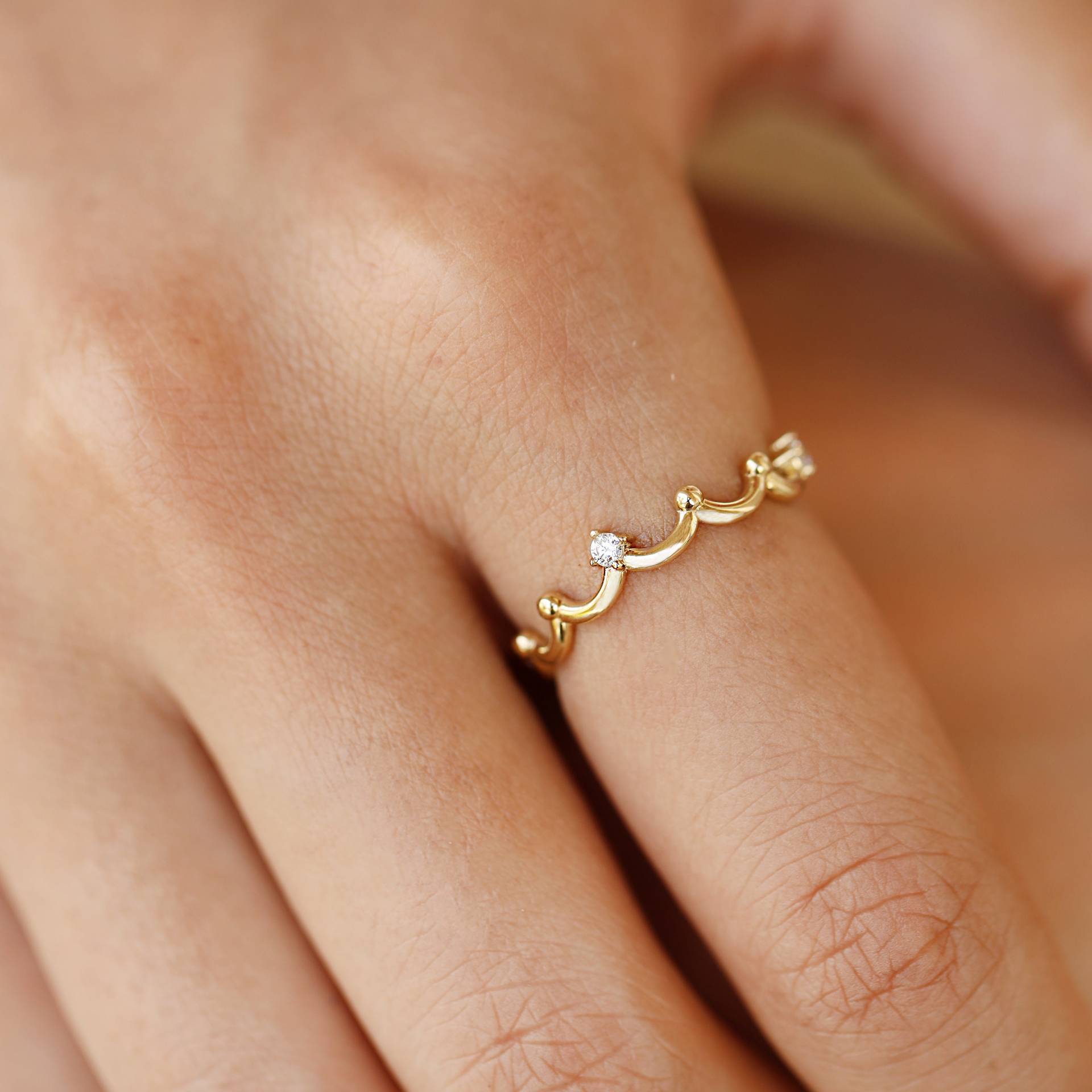 Firostefani Ring, 14K Solid Gold Zierliche Einfache Stapelbare Prinzessin Elegante Versprechen Dünn Geschenk Für Sie von Maresuijewelry