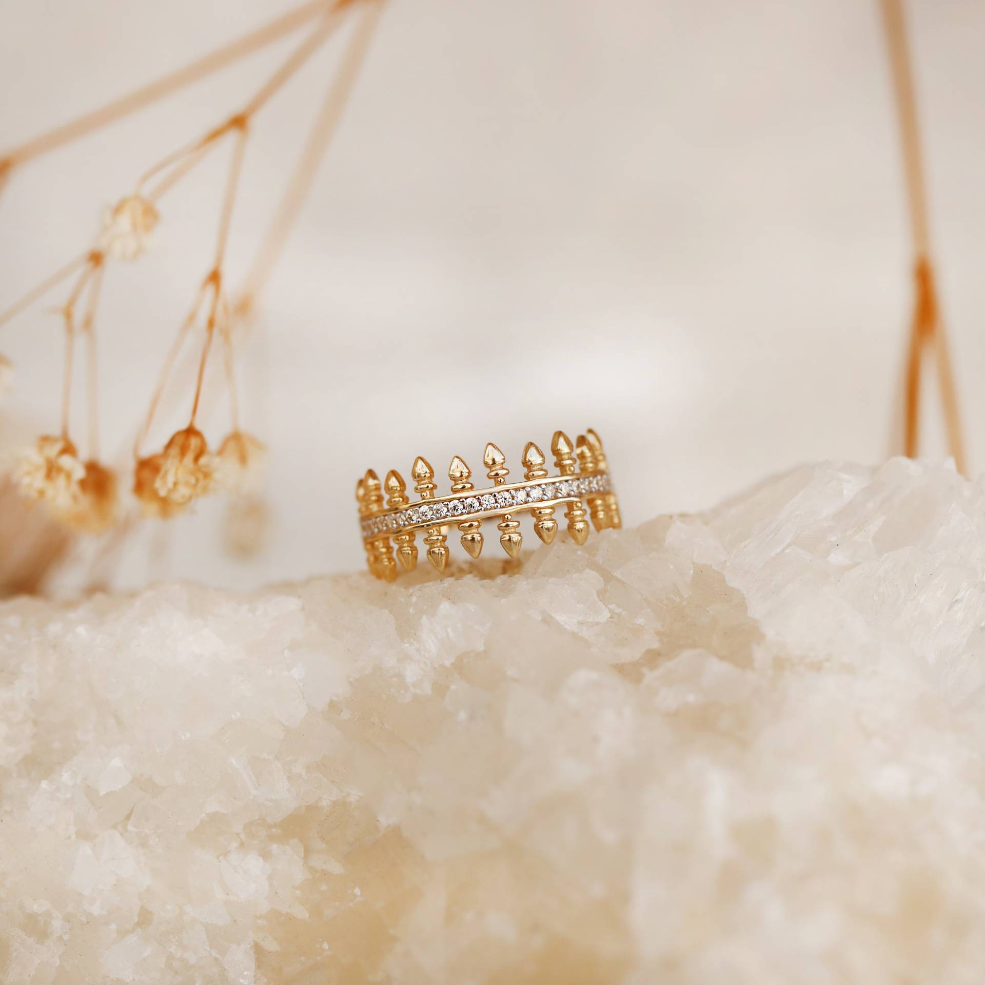 Kharki Ring, 14K Solid Gold Zierliche Einfache Stapelring, Zarte Elegante Schmuck, Versprechen Echt Geschenk Für Sie von Maresuijewelry