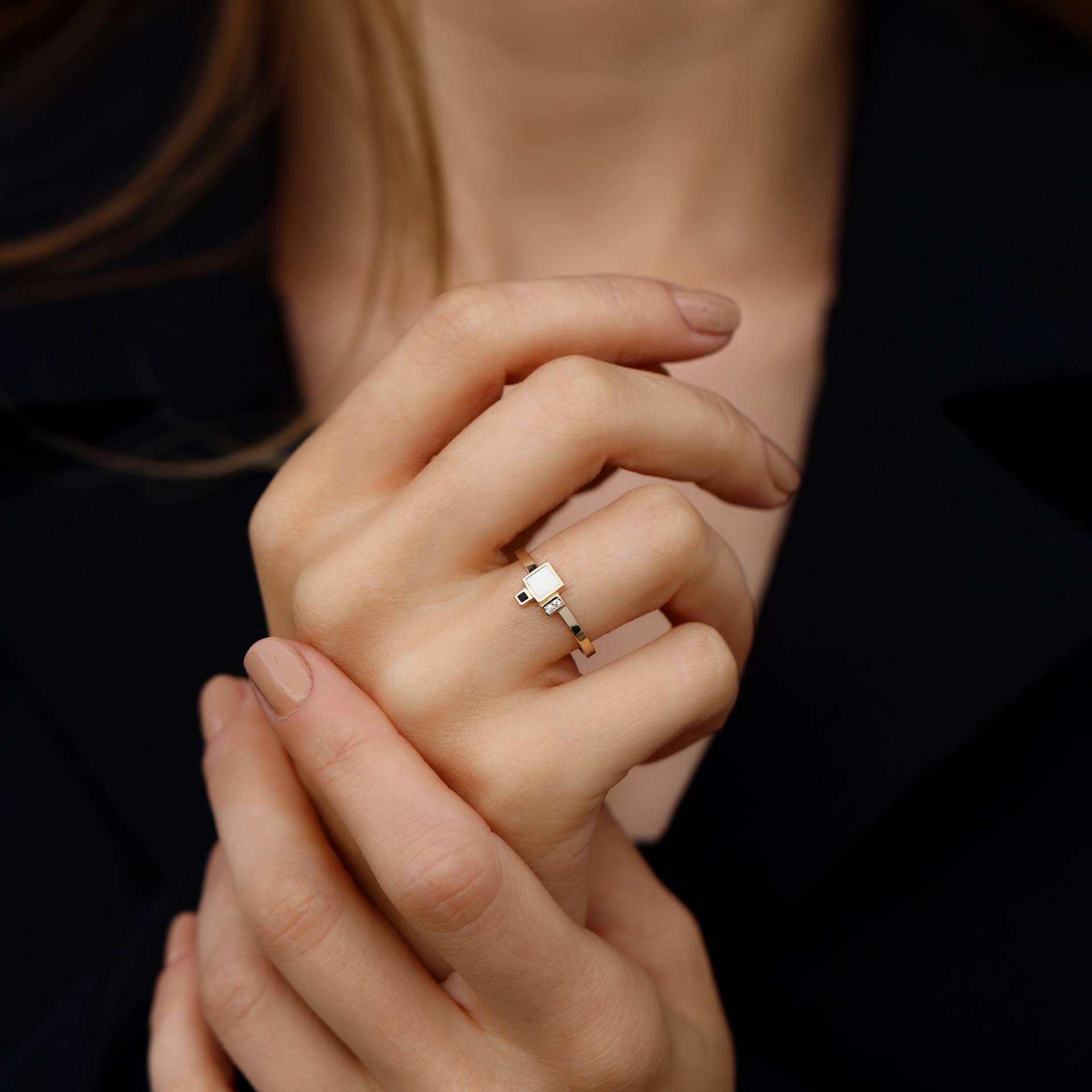 Neon Tetra Ring, 14K Solid Gold Dünne Stapelringe Für Frau, Minimal Schmuck, Zierliche Goldring, Zarte Geschenk Sie von Maresuijewelry