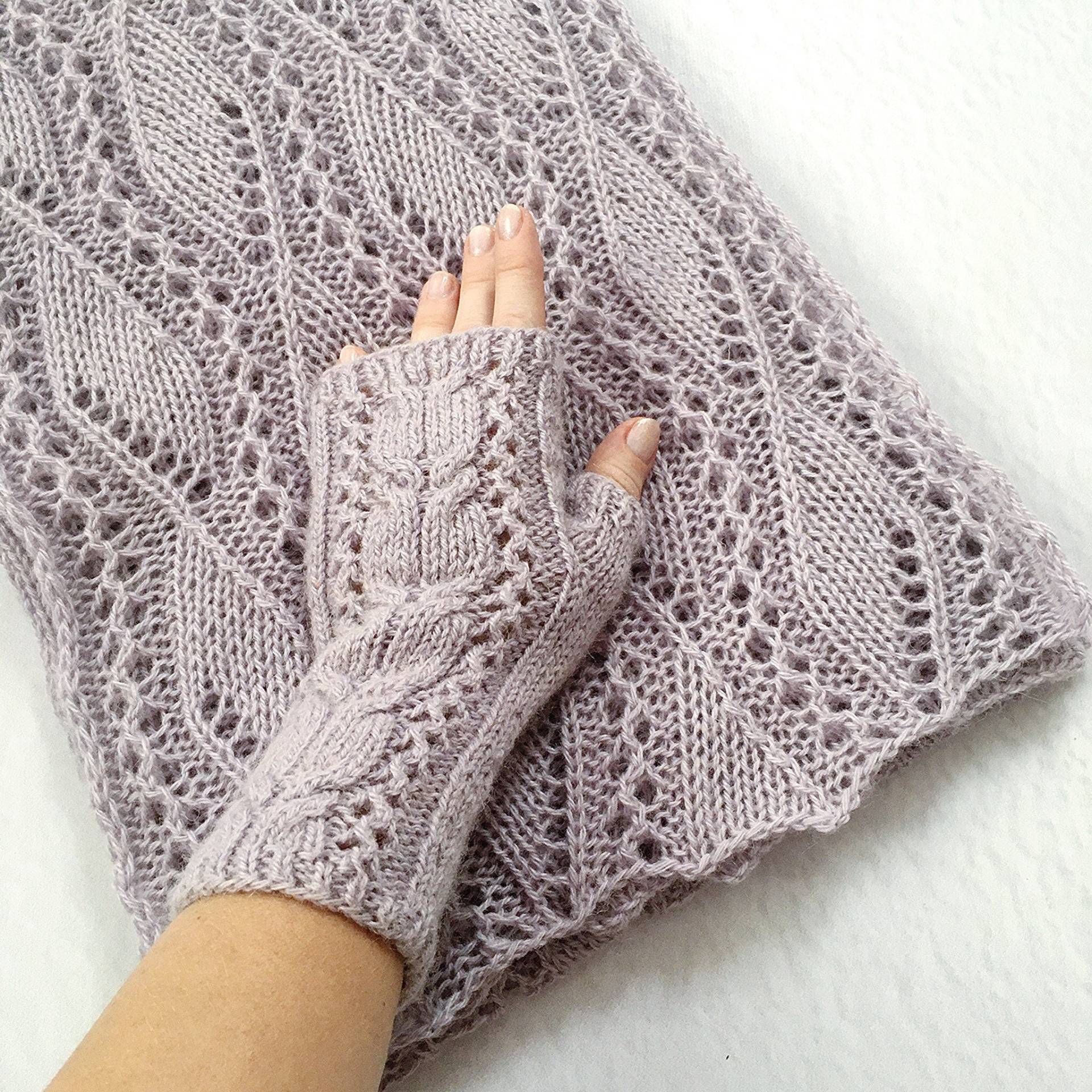 Geschenkset Für Frauen - Wollschal Und Fingerlose Handschuhe, Graues Gestricktes Damenset Schal Handschuhe von MariKnit