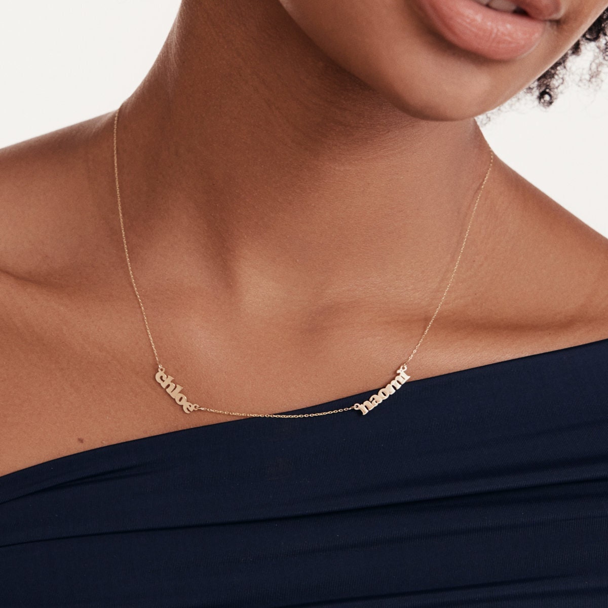 14K Solid Gold Benutzerdefinierte Doppel Name Halskette Für Frauen | Mutige Namensanhänger Echtgold Personalisierter Schmuck Personalisierte von MayaAndMia