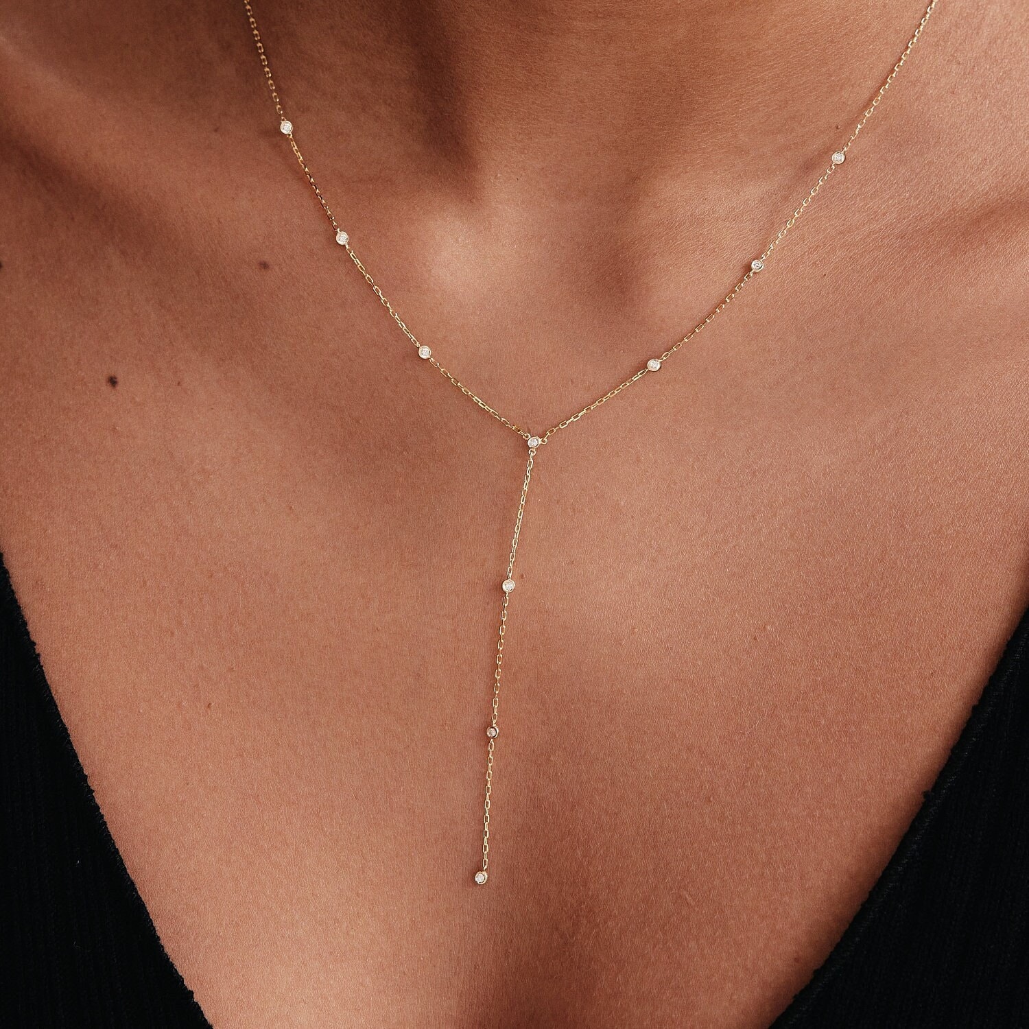 Diamant Bezel-Set Y-Halskette in 14K Massiv Gold | Lariat Halskette Für Frauen Rohware Collier | 1, 10 C.t T.w von MayaAndMia