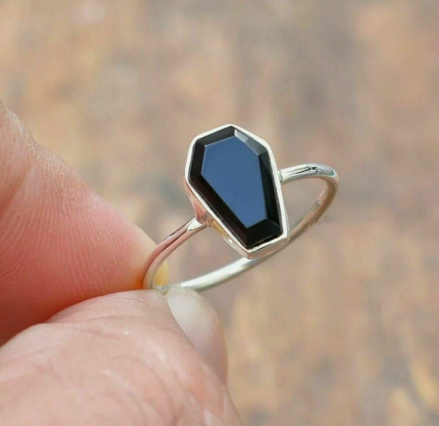 Black Onyx Coffin Ring, June Birthstone, Prong Setting Gemstone, Statement Women Christmas Gift Black Onyx Coffin Ring, June Birthstone, Prong Setting Gemstone, Statement Women Christmas Gift von Silverjewellery30