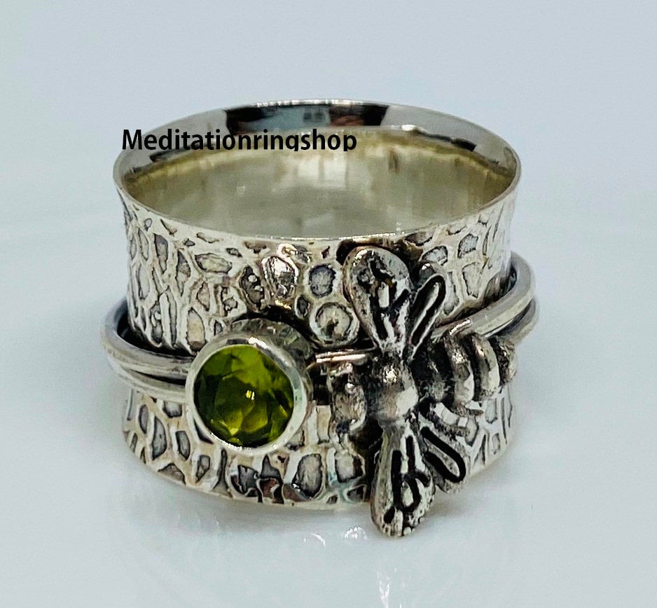 Peridot Bee Spinner Band Ring, Handmade Ring For Women, Gemstone Jewelry, 925 Sterling Silver Christmas Gift Peridot Bee Spinner Band Ring, Handmade Ring For Women, Gemstone Jewelry, 925 Sterling Silver Christmas Gift von Silverjewellery30