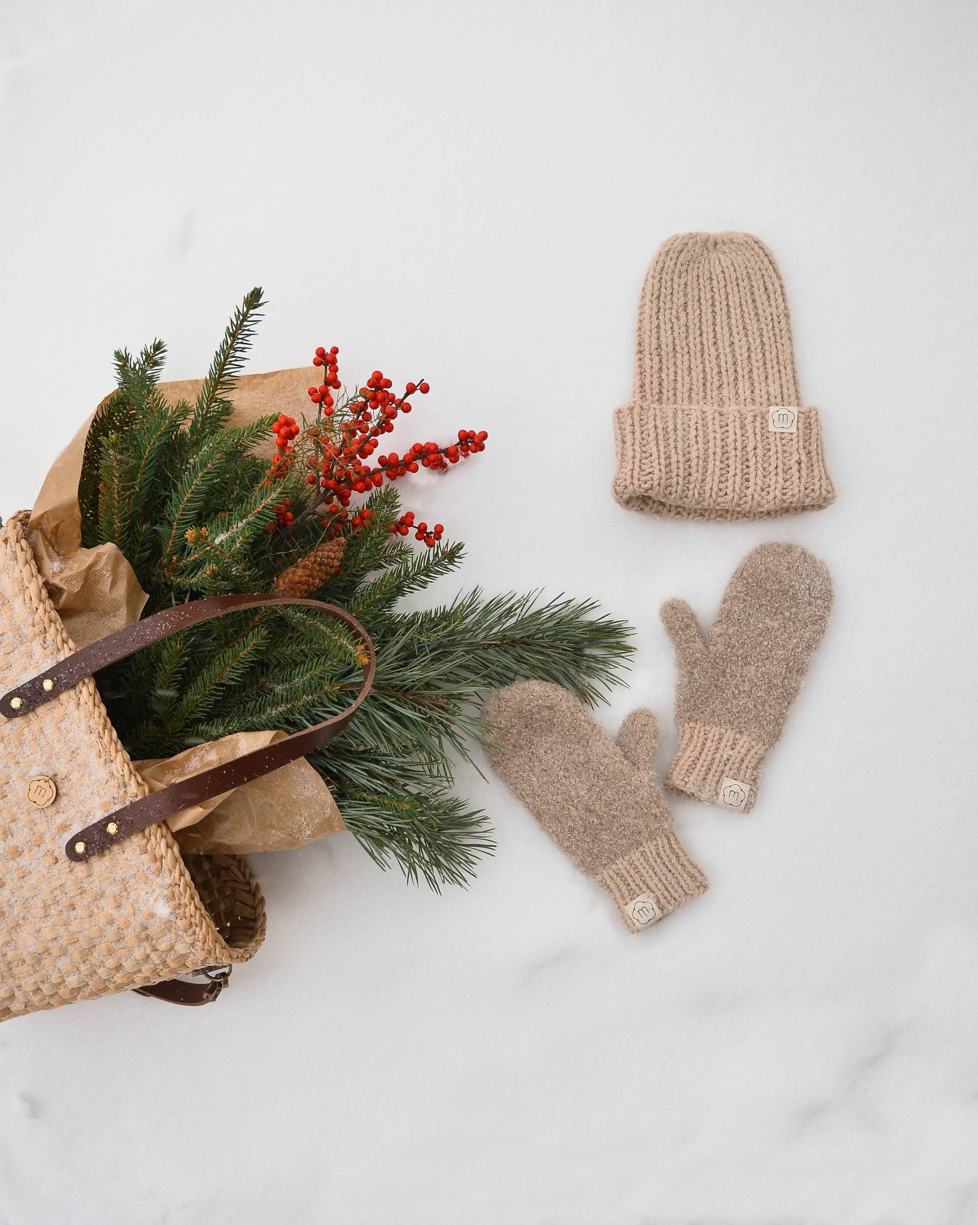 Gestrickte Wollhandschuhe Und Mütze Für Frauen Männer, Hochwertige Handgefertigte Handschuhe Mütze, Passende Trendige Dicke Wintermütze von Medvilniukas