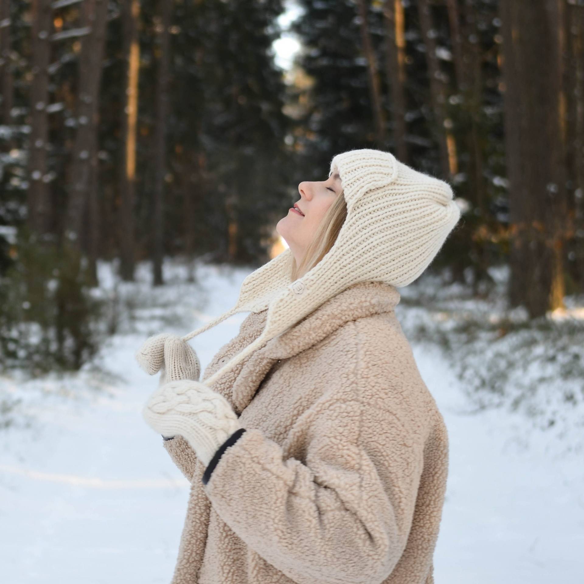 Handgemachte Wolle Mütze Mit Ohrenklappen Für Damen Herren, Gestrickte Fliegermütze Schnüren, Ohrenabdeckung Helm, Unisex Pilotenmütze von Medvilniukas