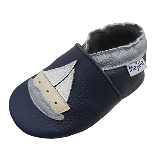 Mejale Weicher Leder Krabbelschuhe Baby Hausschuhe mit Gummisohle Halt Anti-Rutsch-Jungen-Mädchen-Schuhe für Kleinkinder Karikatur Segelboot (Dunkelblau, 18-24 Monate, XL) von Mejale