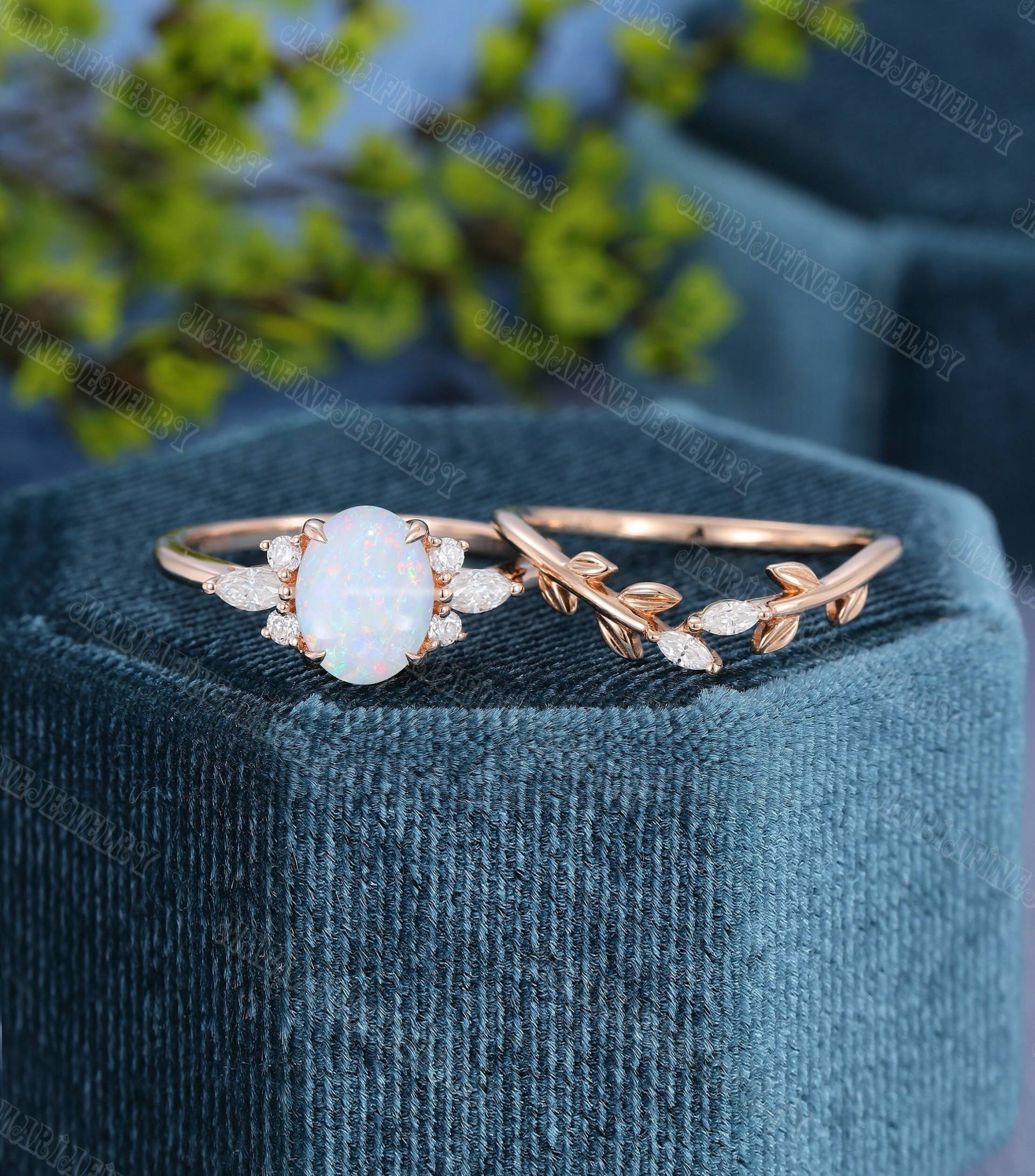 Einzigartiger Ovaler Schliff Opal Verlobungsring Set Rosegold Moissanit Cluster Vintage Marquise Diamant Hochzeit Jahrestag Versprechen von MeleJewelryUS