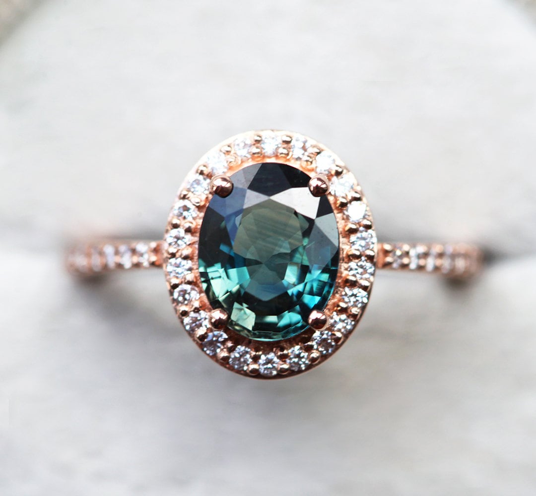 Blau Grüner Saphir Verlobungsring, Ovaler Pfau Halo Diamant Ring Roségold von MinimalVS