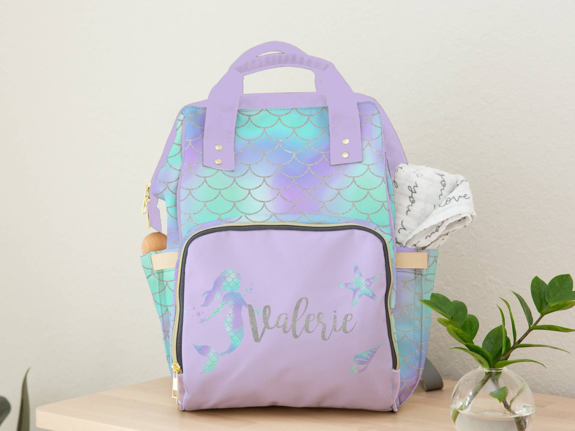 Meerjungfrau Personalisierte Windeltasche, Rucksack, Baby-Mädchen, Lila Kinderzimmer Dekor, Baby-Mädchen-Dusche-Geschenk, Name Krippe Bettwäsche von ModifiedTot