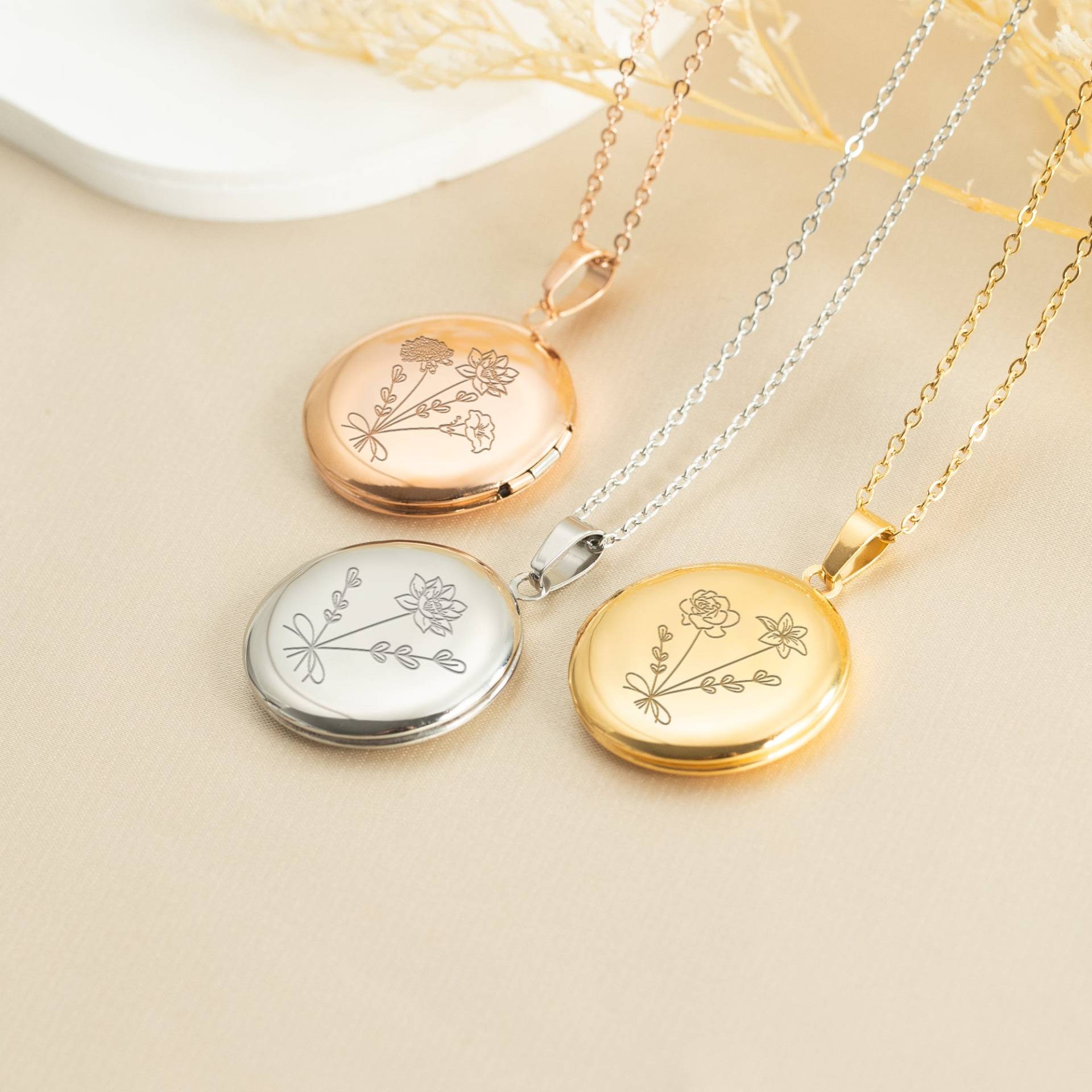 Personalized Family Photo Necklace, Custom Birth Flowers Bouquet Locket Memorial Jewellery, Christmas Gift For Mother, Grandma Personalized Family Photo Necklace, Custom Birth Flowers Bouquet Locket Memorial Jewellery, Christmas Gift For Mother, Grandma von MuwatiUK