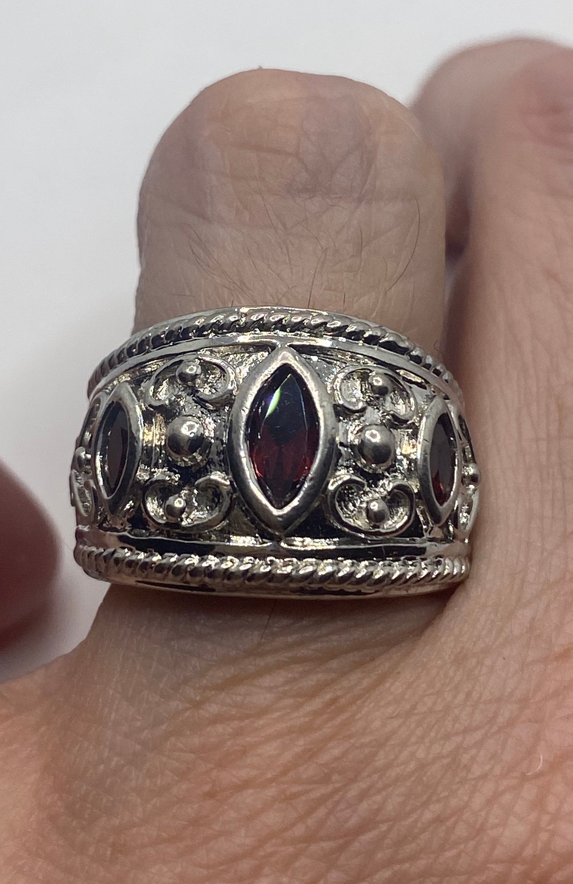 Vintage Roter Boho Granat Ring 925 Sterling Silber Größe 5 von NemesisJewelryNYC