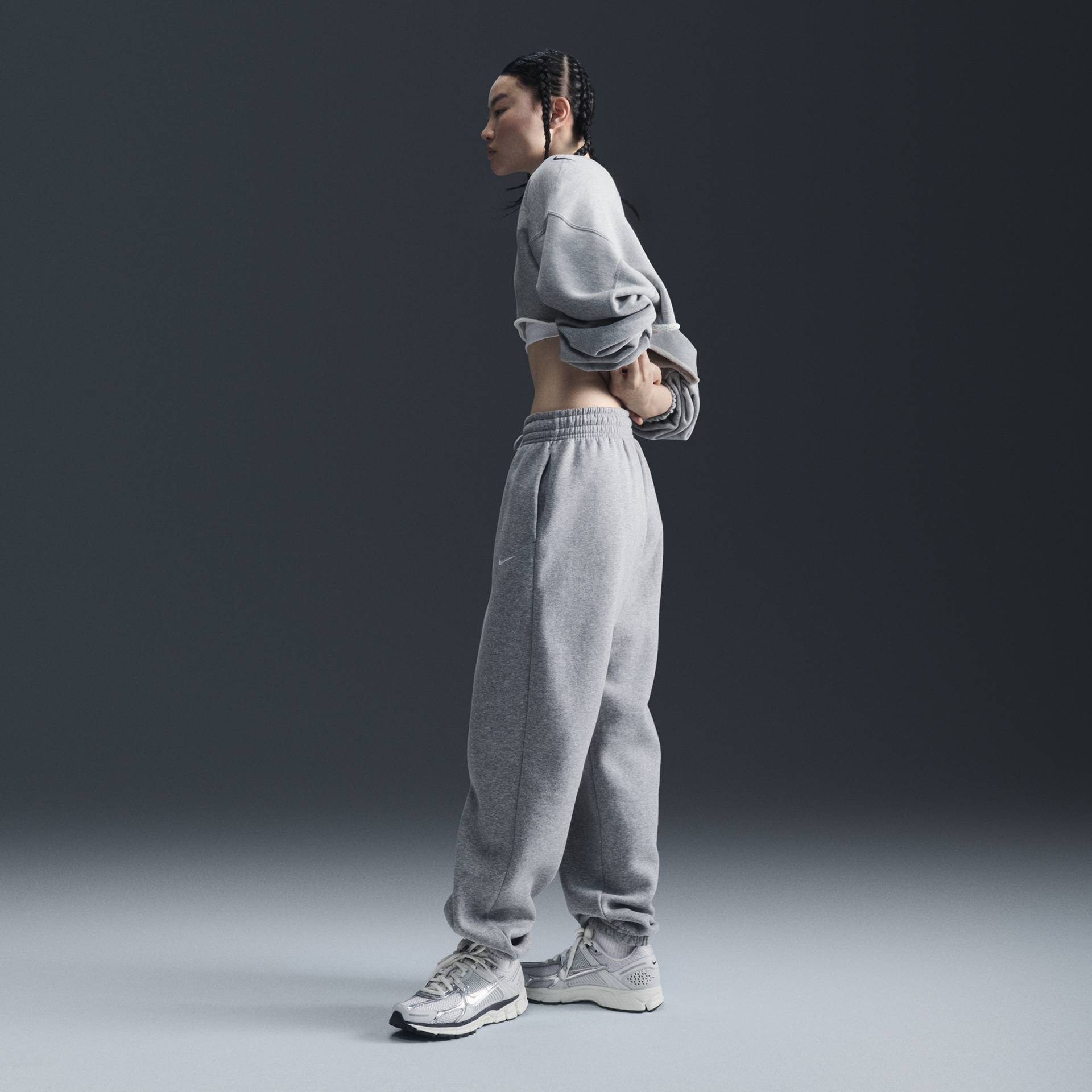 Nike Sportswear Phoenix Fleece Oversize-Trainingshose mit hohem Taillenbund für Damen - Grau Nike Sportswear Phoenix Fleece Oversize-Trainingshose mit hohem Taillenbund für Damen - Grau von Nike