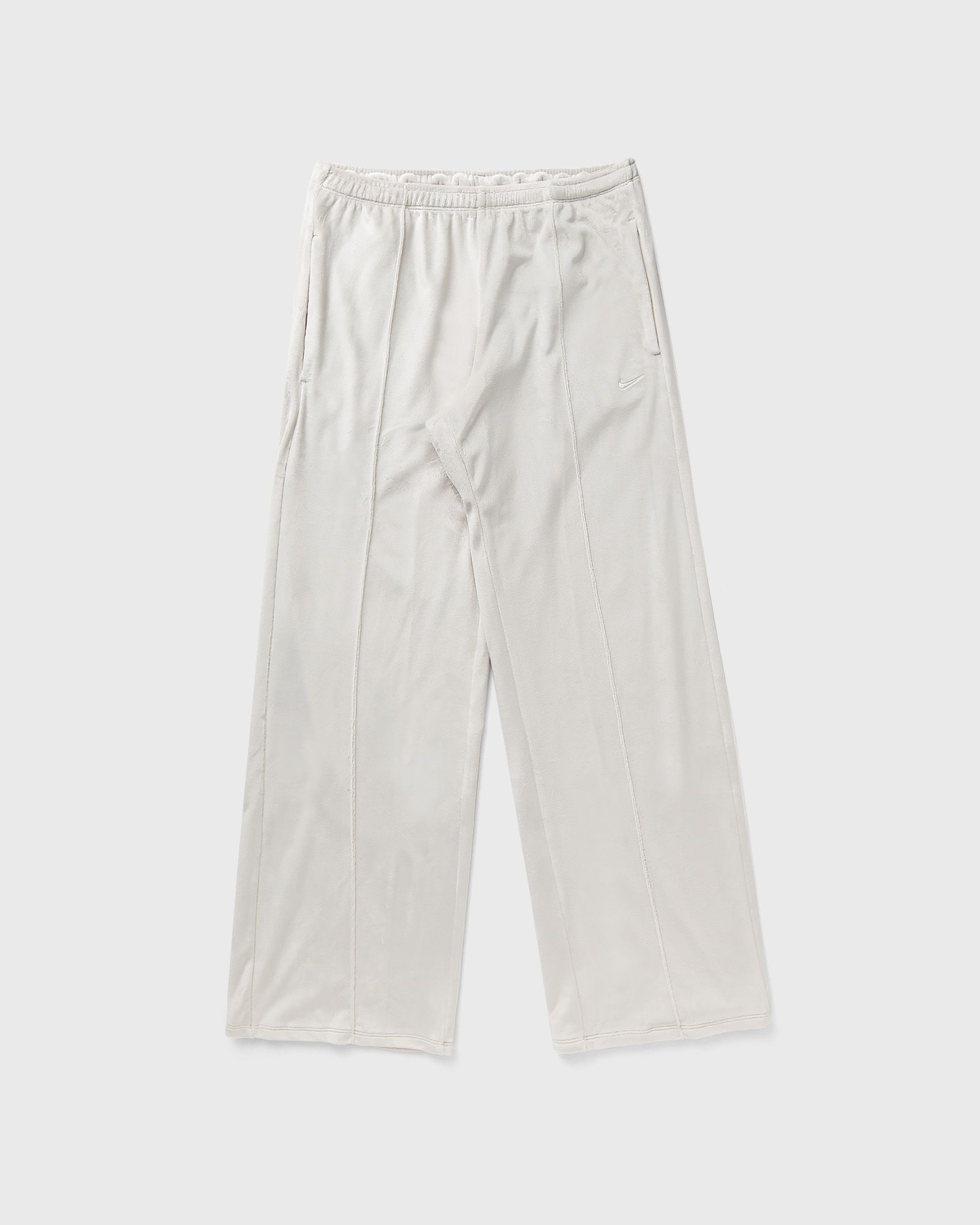 Nike WMNS Sportswear Chill Knit Mid-Rise Velour Pants women Sweatpants beige in Größe:XS Nike WMNS Sportswear Chill Knit Mid-Rise Velour Pants women Sweatpants beige in Größe:XS von Nike