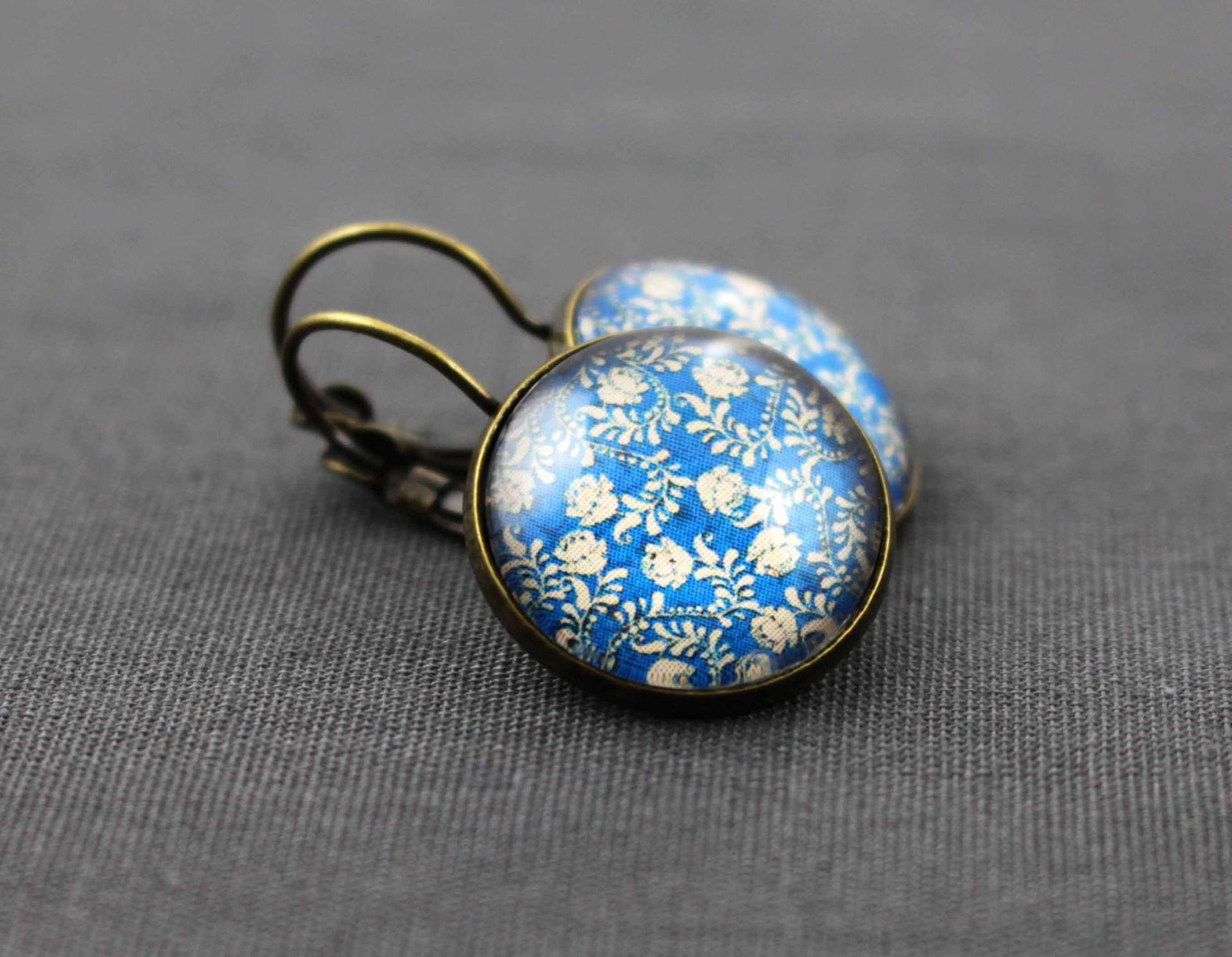 Ohrstecker, Blüten, Barock, Blau, Beige, Vintage, Blumen, Ohrringe, Glas, Natur, Ethno, Floral, Schmuck, Antik, Edel, Frauen, Boho von NoahMeetsScottie