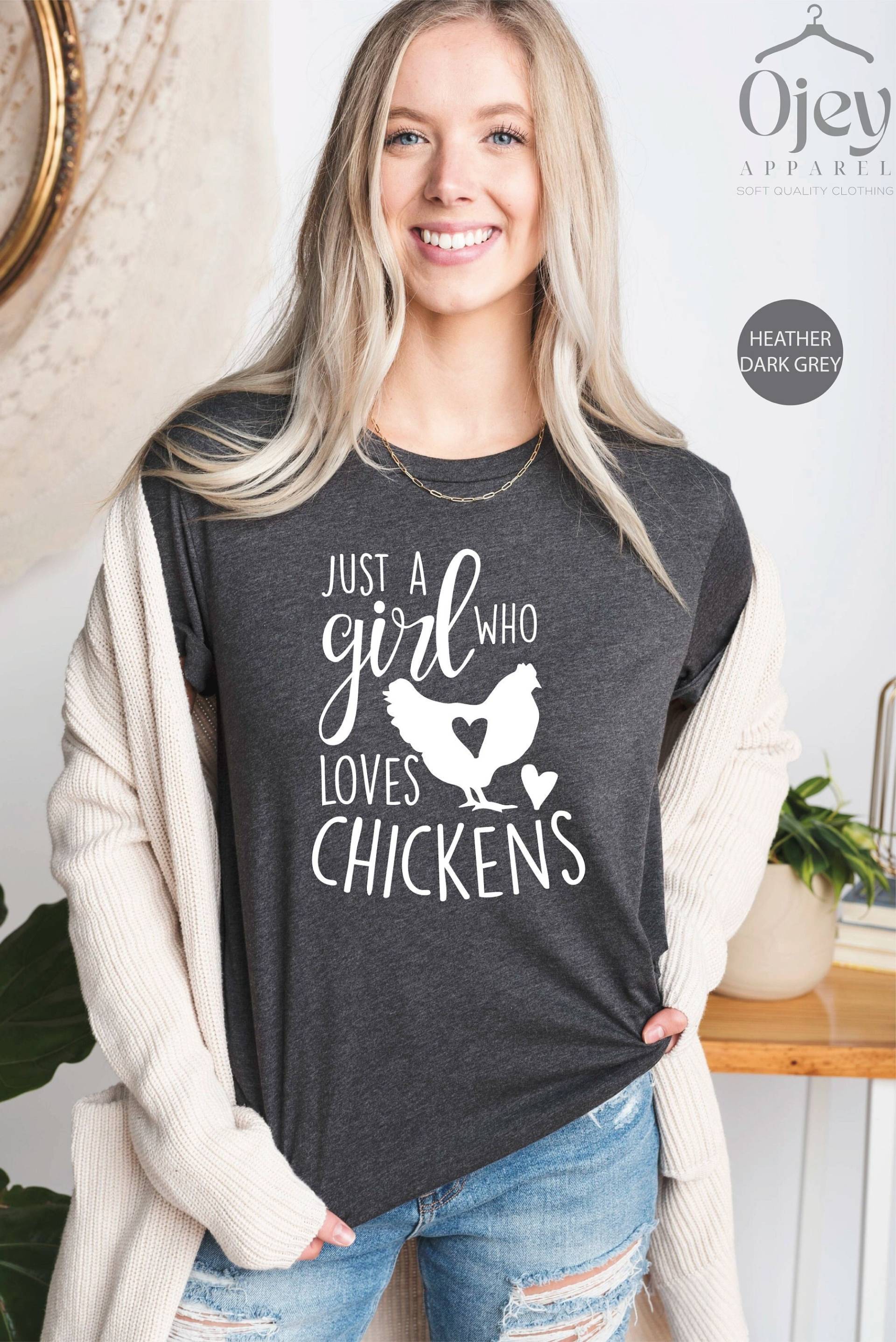 Huhn Shirt, T-Shirt, Dame Liebhaber Nur Ein Mädchen, Das Hühner Liebt, Bauernhof Mädchen Geschenk Shirt von OJEYAPPAREL