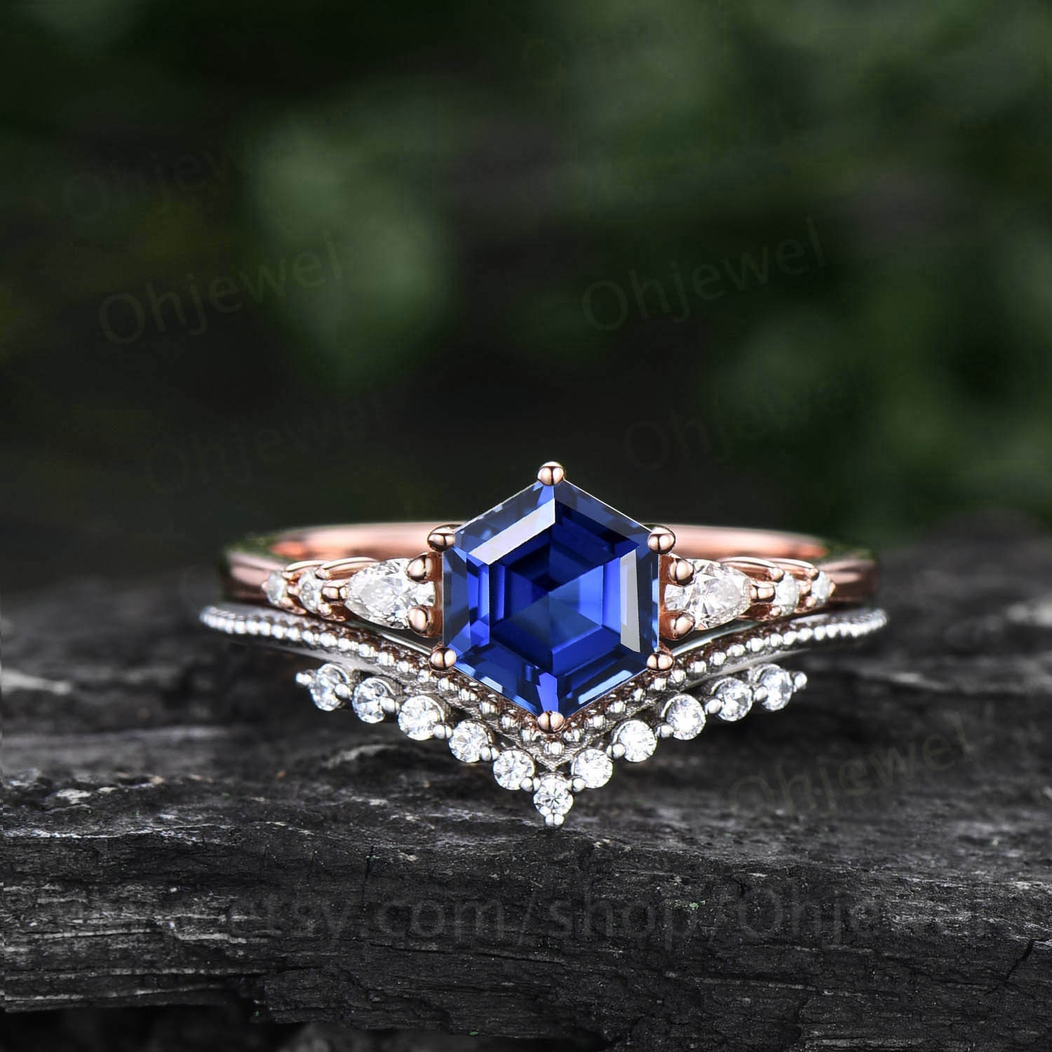 Sechseck Geschnittener Saphir Ring Gold Vintage Unikat Blauer Verlobungsring Set 14K Roségold Zierliche Moissanit Brautring Für Frauen von Ohjewel