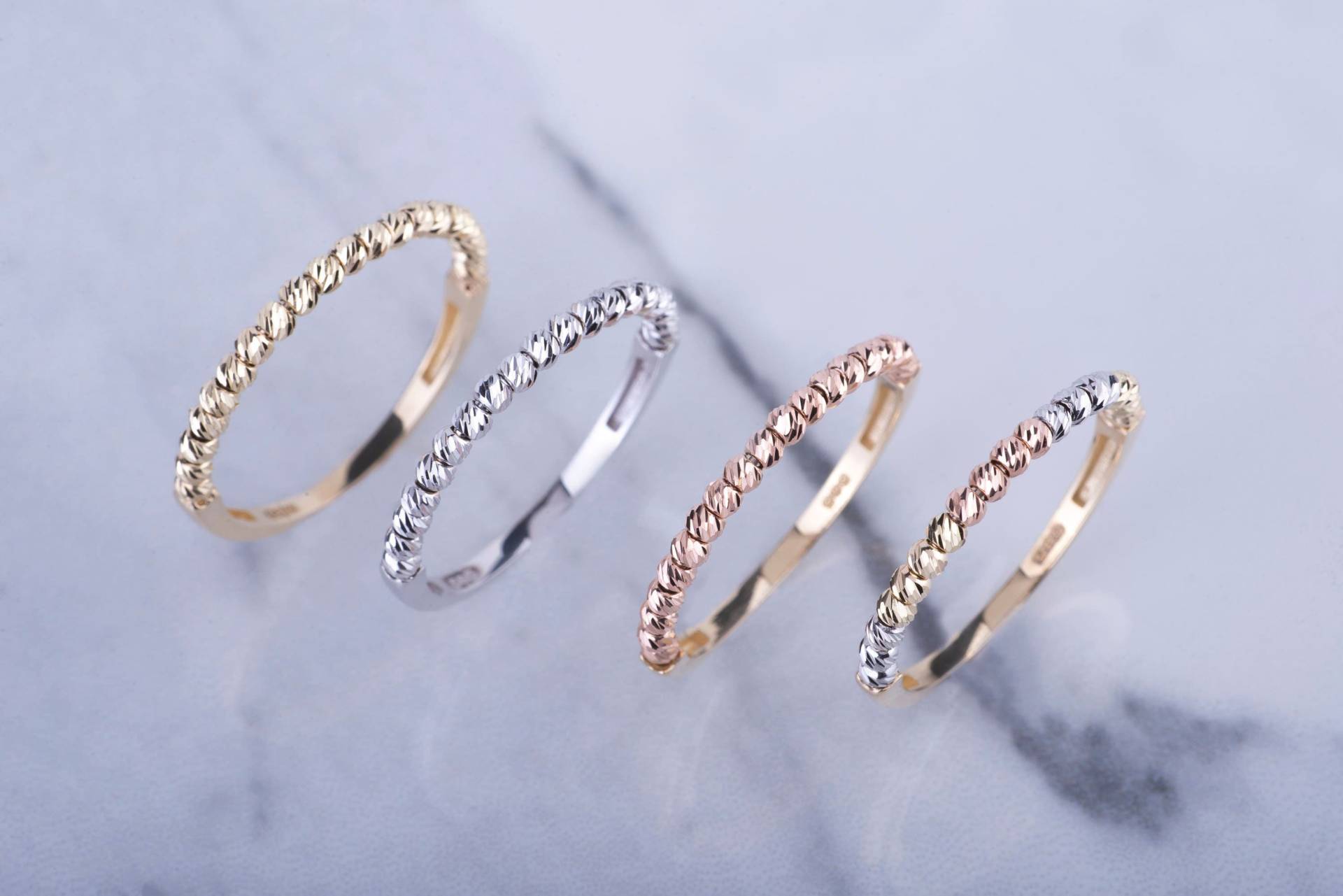 Perlenring Für Frauen, Perle Halb Eternity Ring, 14K Solid Gold Bubble Minimalist, Simple, Bälle Ring, Frauen Ring Set, Weihnachtsgeschenk von OnsevaFineJewelry