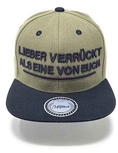 Outfitfabrik Snapback Cap „Lieber verrückt als eine von euch“ in Oliv, Schirm Oben schwarz, Unterseite mit Piss Off-Motiv, 3D-Stick (Lifestyle, Statement) für Männer und Frauen, verstellbar von Outfitfabrik