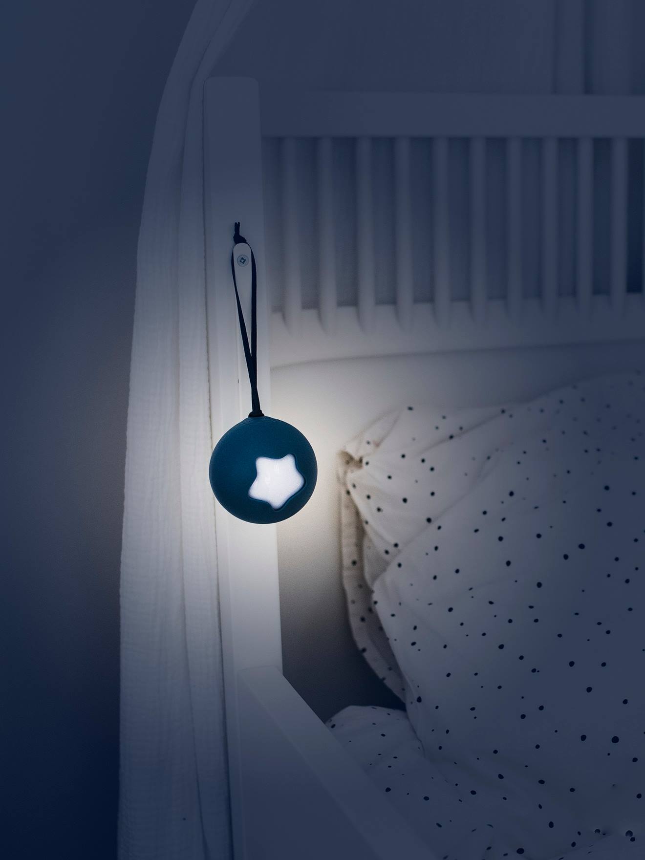 Tragbares Nachtlicht mit Mondphasen Little Moon Tragbares Nachtlicht mit Mondphasen Little Moon von Pabobo