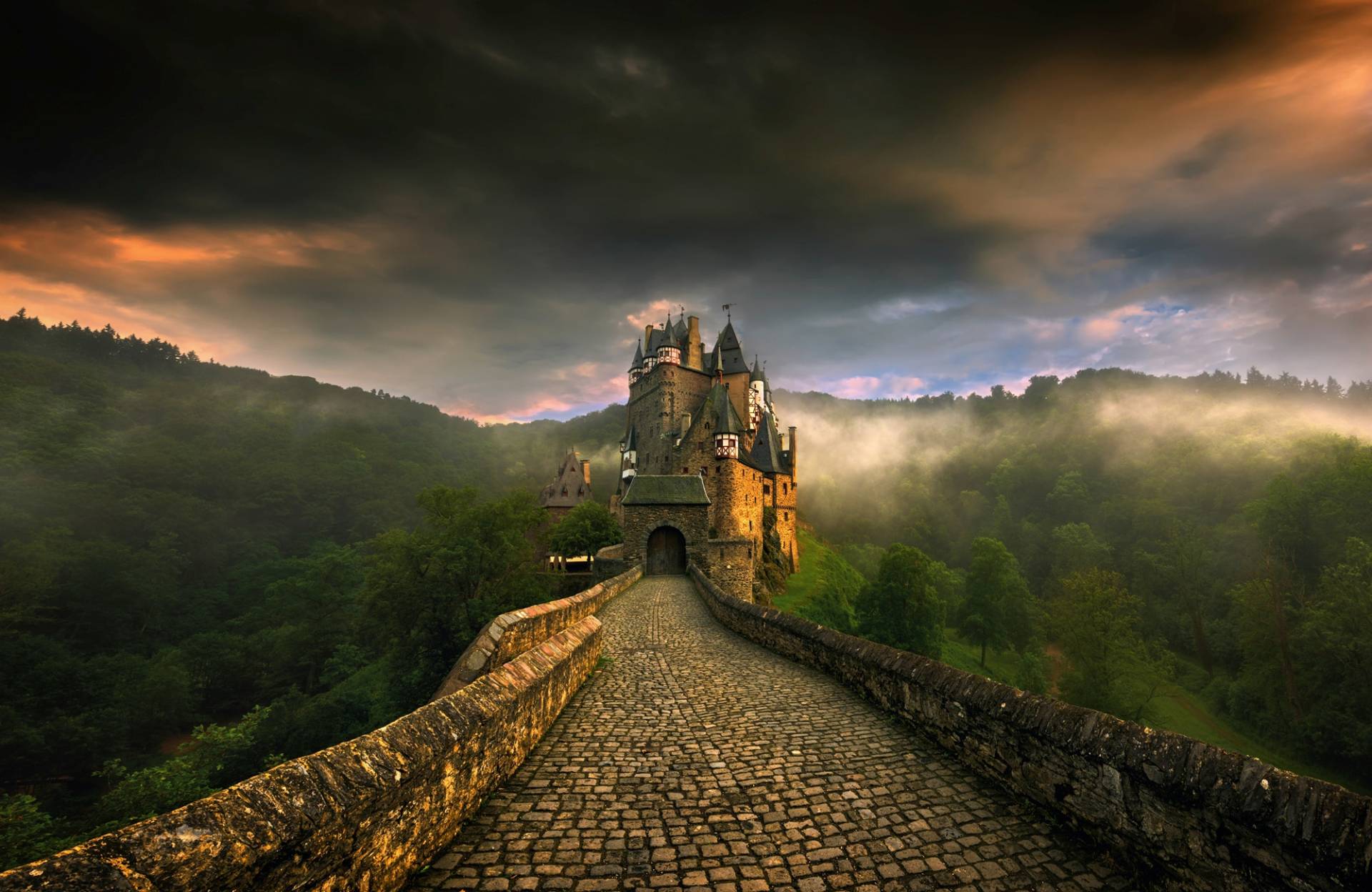 Papermoon Fototapete "Photo-Art KRZYSZTOF BROWKO, ELTZ" Papermoon Fototapete "Photo-Art KRZYSZTOF BROWKO, ELTZ" von Papermoon