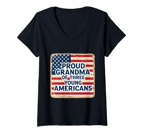 Damen Stolze Oma von drei jungen Amerikanern Oma Enkelkind T-Shirt mit V-Ausschnitt Damen Stolze Oma von drei jungen Amerikanern Oma Enkelkind T-Shirt mit V-Ausschnitt von Proud Grandma Of Three Young Americans Products