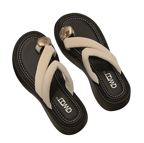 QUINTRA Damen PU Slip On Slides Sandalen Riemchen Bequeme Dicke Sohle Tanga Sandale Leichte Outdoor Sommer Strandschuhe (Beige, 35) von QUINTRA