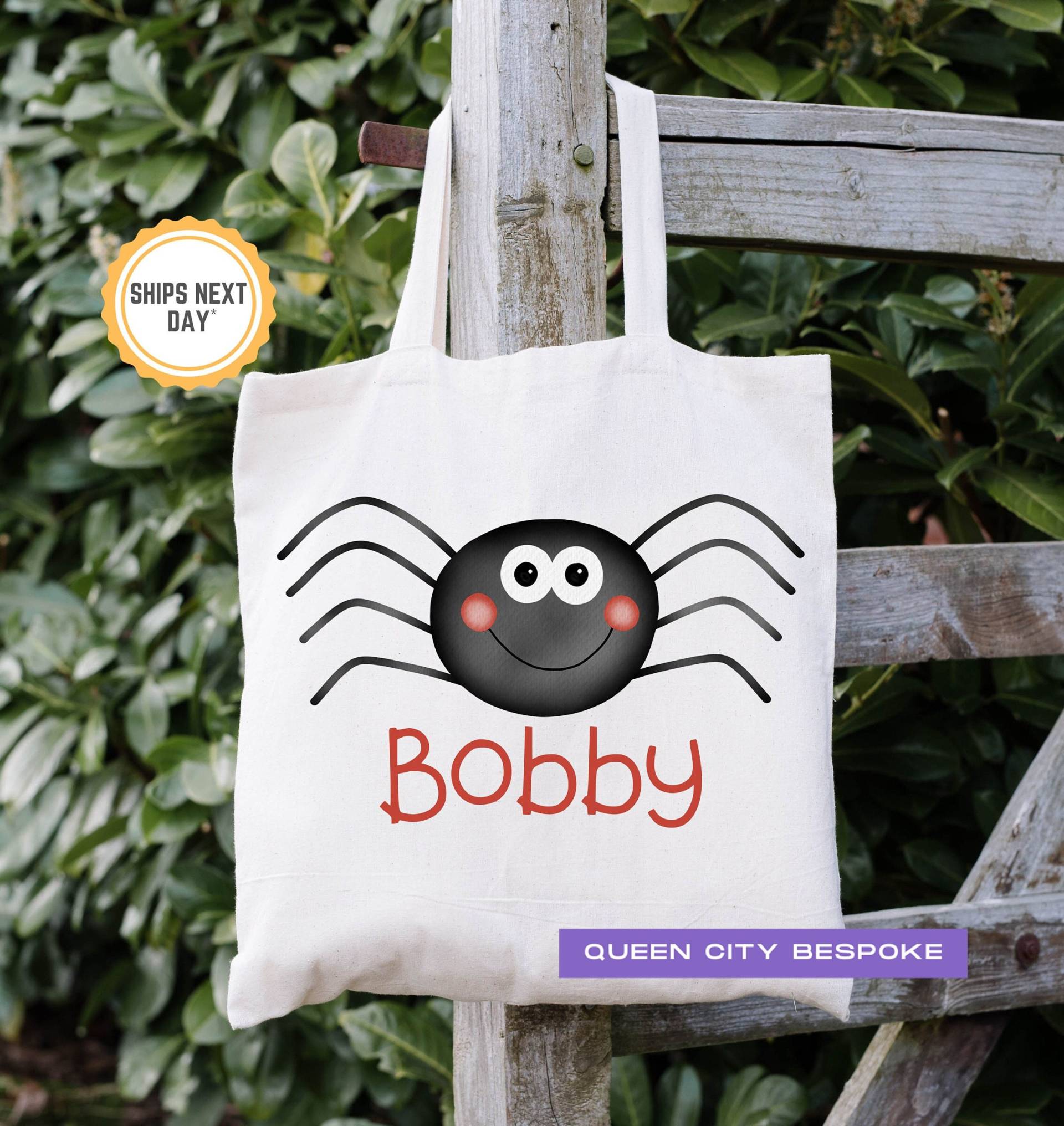 Personalisierte Kinder Halloween Leckerlitasche, Süße Spinne Tasche, Personalisierte Trick Or Treat Bag, Name Candy Tote von QueenCityBespoke