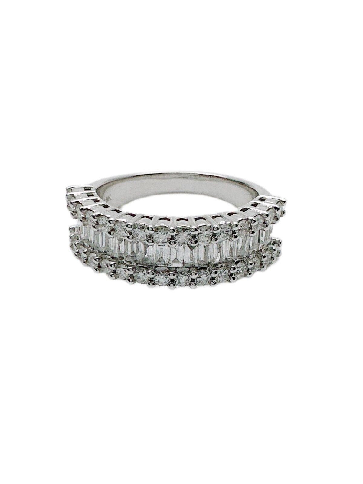 18Ct Runde & Baguette Diamanten Half Eternity Band 1.00Ct 6mm Breit von RainaJewels