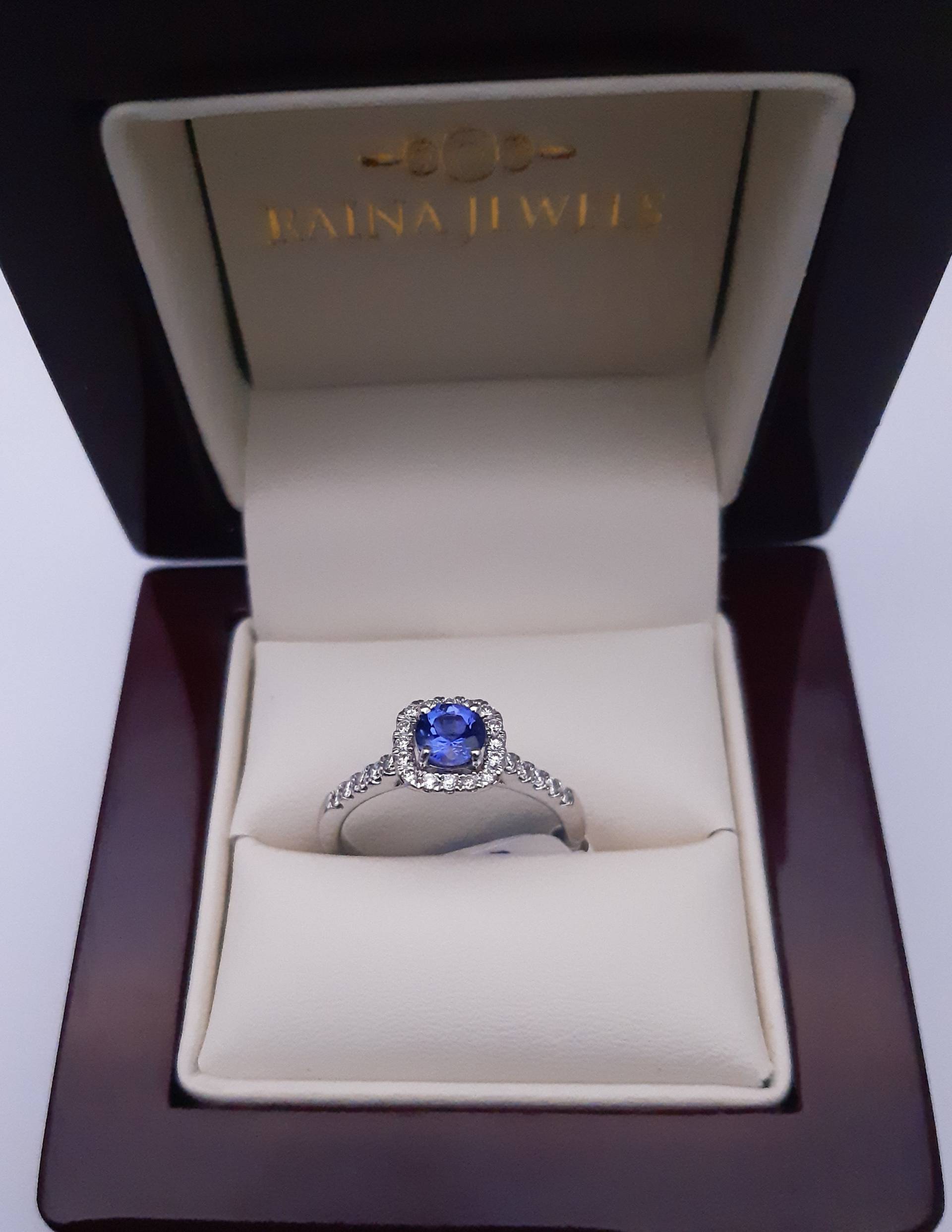 18K Weißgold Tanzanite & Diamant-Ring 0, 75 Karat Gepunziert von RainaJewels