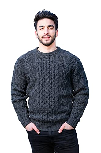 SAOL 100% Merinowolle Herren Aran Pullover mit Rundhalsausschnitt Kragen, Holzkohle, L von SAOL