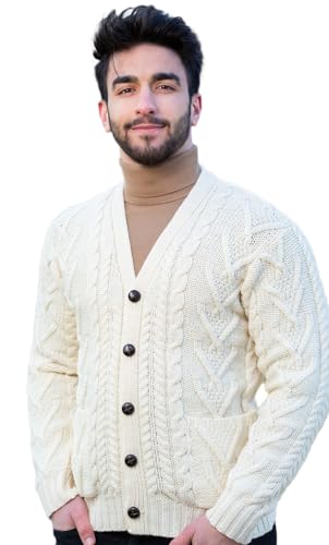 SAOL Herren Aran Irish Cable Knit Strickjacke Cardigan aus 100% Merinowolle mit V-Ausschnitt und Knöpfen und Taschen (Natürlich, Groß) von SAOL