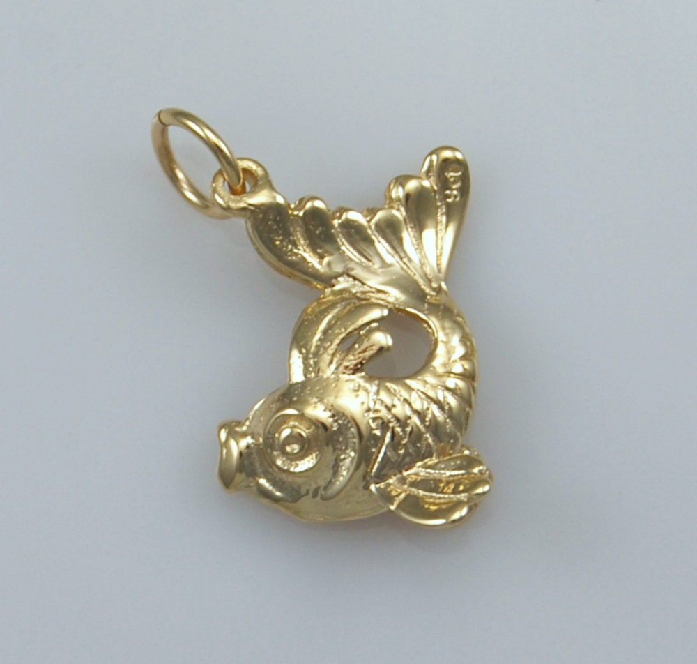 Gold Koi Charm Anhänger von SJCoJewellers