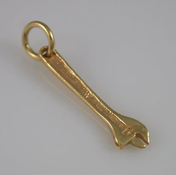 Massiver 9 Karat Gold Shifter Charm Anhänger von SJCoJewellers