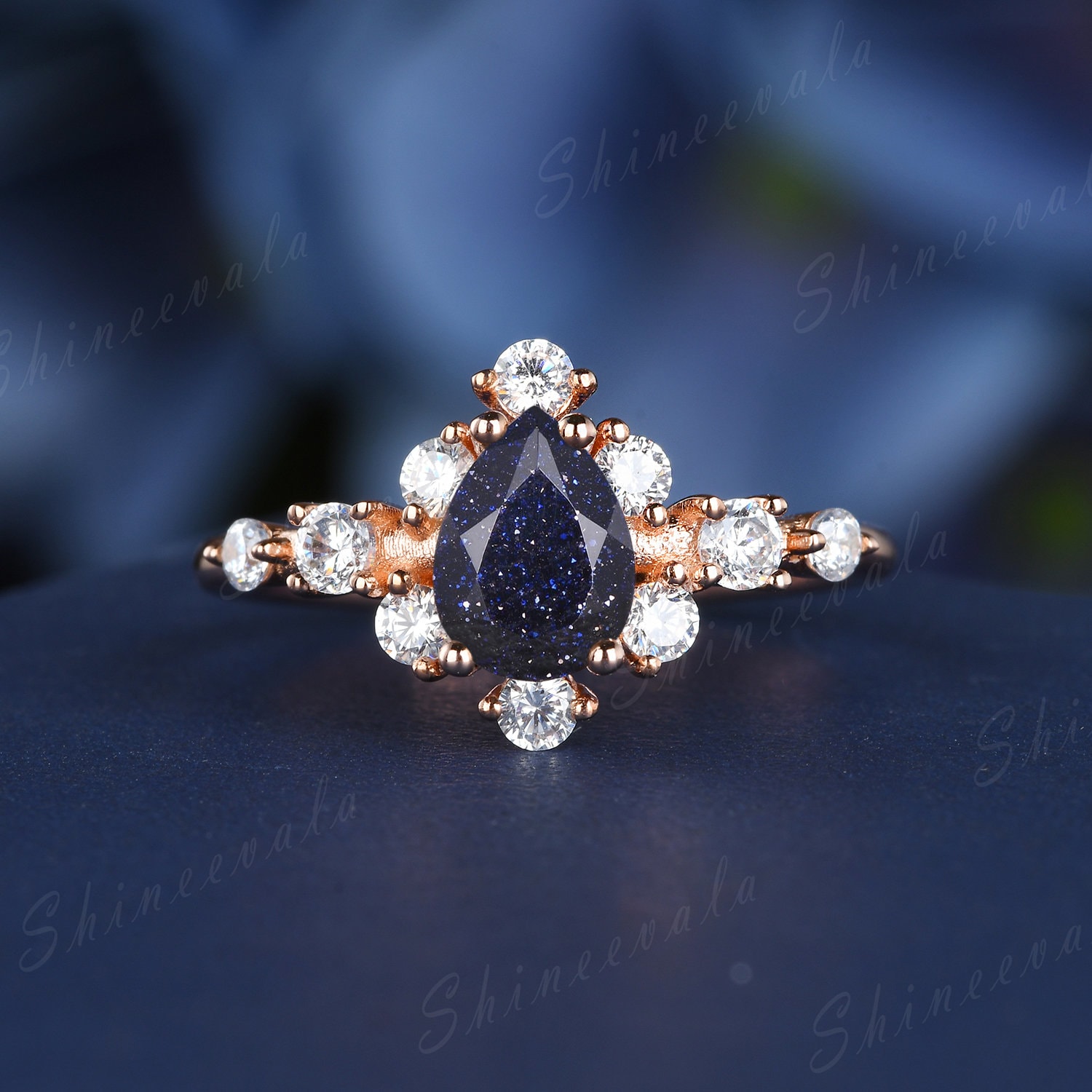 Vintage Birnenförmige Blauer Sandstein Versprechen Ring Sterling Silber Edelstein Cz Diamant Ehering Für Frauen, Verlobungsring Geschenk von Shineevala