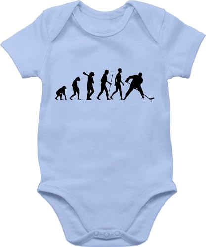 Shirtracer Baby Body Junge Mädchen - & Entwicklung - Eishockey Evolution - 3/6 Monate - Babyblau - ice hockey babystrampler eishockey-evolution babybody kurzarm strampler boddie sachen von Shirtracer