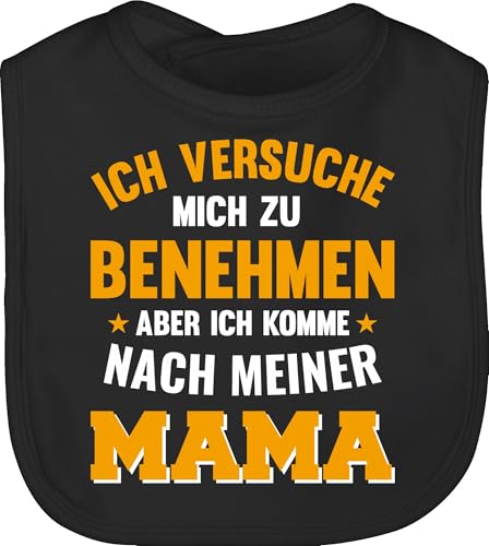 Shirtracer Baby Lätzchen - Sprüche - Ich versuche mich zu benehmen aber ich komme nach meiner Mama orange - Unisize - Schwarz - lustige babysachen spruch mutter bibs babykleidung mit süßen sprüchen von Shirtracer