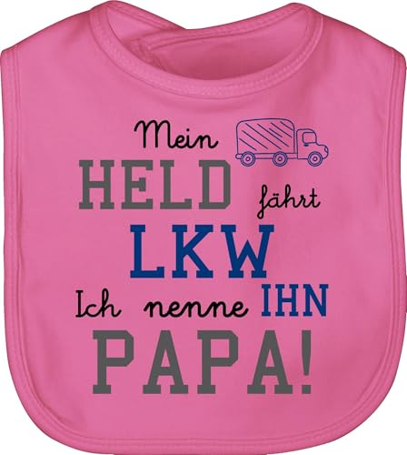 Shirtracer Baby Lätzchen - Sprüche - Mein Held fährt LKW - Unisize - Pink - lustige babysachen spruch dad latz babykleidung mit süßen sprüchen spruche papa schlabberlatz geschenke zur geburt Shirtracer Baby Lätzchen - Sprüche - Mein Held fährt LKW - Unisize - Pink - lustige babysachen spruch dad latz babykleidung mit süßen sprüchen spruche papa schlabberlatz geschenke zur geburt von Shirtracer