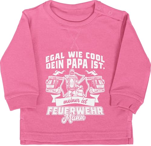 Baby Pullover Jungen Mädchen - Egal wie cool dein Papa ist meiner ist Feuerwehr Mann - 6/12 Monate - Pink - feuerwehrmann feuerwehrpapa oberteil feuerwehrgeschenkartikel vatertag babykleidung Baby Pullover Jungen Mädchen - Egal wie cool dein Papa ist meiner ist Feuerwehr Mann - 6/12 Monate - Pink - feuerwehrmann feuerwehrpapa oberteil feuerwehrgeschenkartikel vatertag babykleidung von Shirtracer