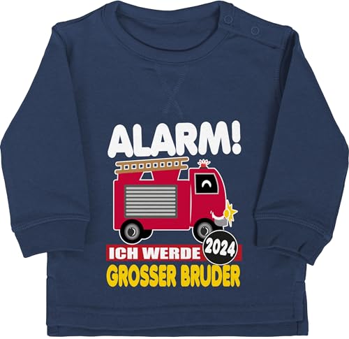 Shirtracer Baby Pullover Jungen Mädchen - Großer Bruder 2024 Feuerwehrauto - 12/18 Monate - Navy Blau - Big Brother Babykleidung Grosse brüder für den großen Langarm Geschenk grosser Feuerwehr Pulli von Shirtracer