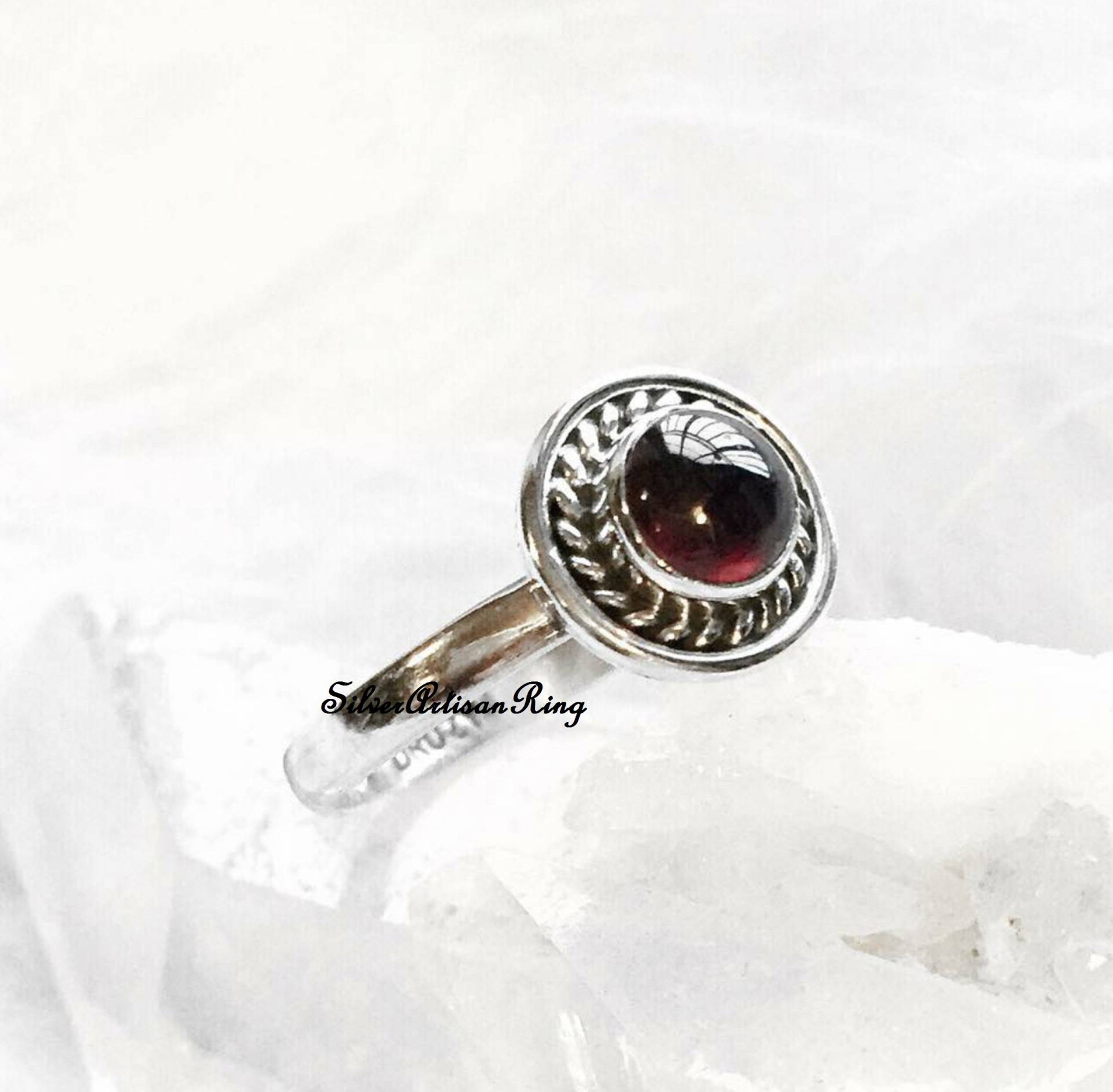 Garnet Ring 925 Sterling Silver Gemstone Ringdainty Ringsymbol Of Lovefabulously Christmas Free Shipping Garnet Ring 925 Sterling Silver Gemstone Ringdainty Ringsymbol Of Lovefabulously Christmas Free Shipping von SilverArtisanRing