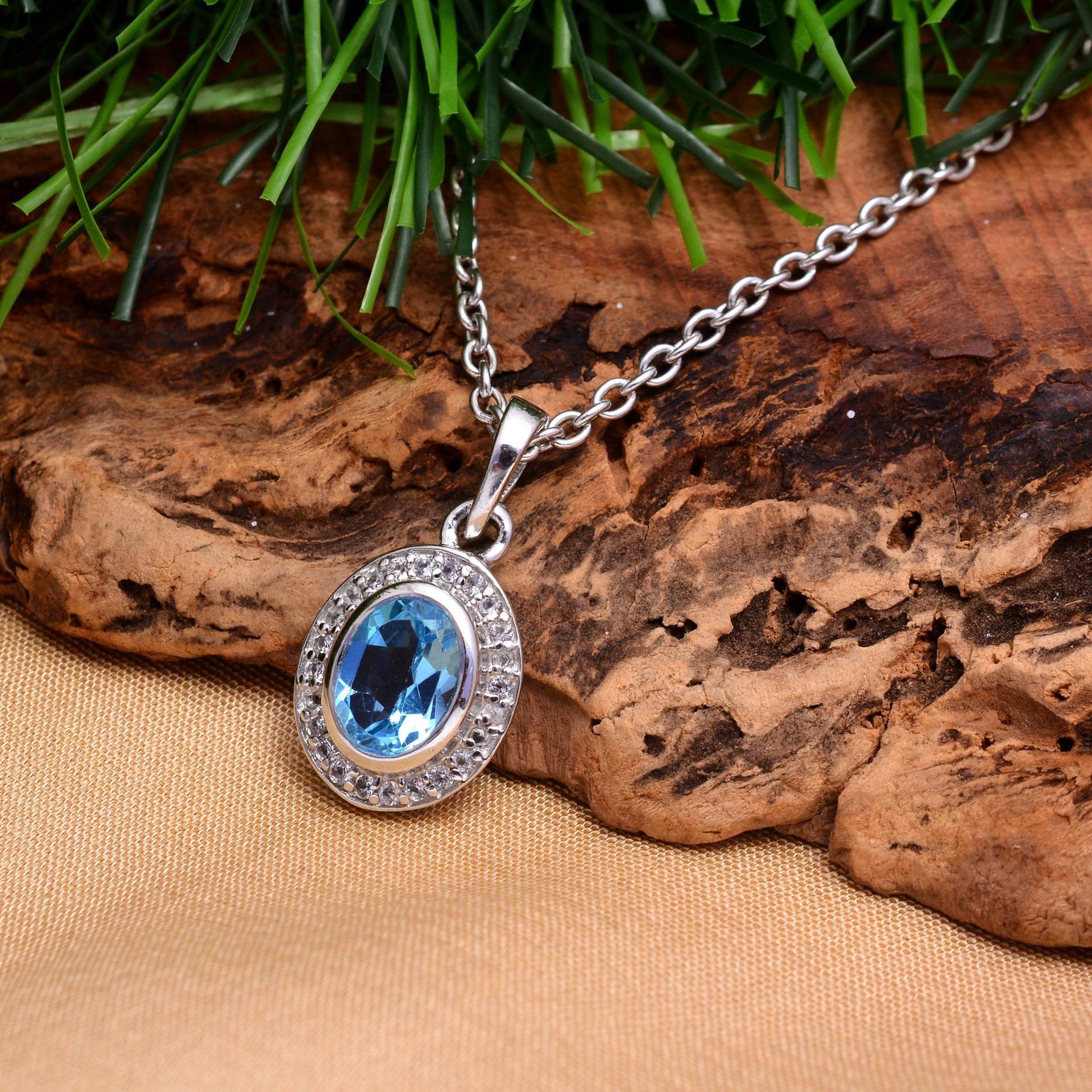 Aaa+ Natürlicher Schweizer Blautopas Oval Anhänger ~ 925 Sterling Silber Topas Edelstein Handarbeit Schöne Halskette Geschenk Für Sie Sp04 von SilverGlareJewelry