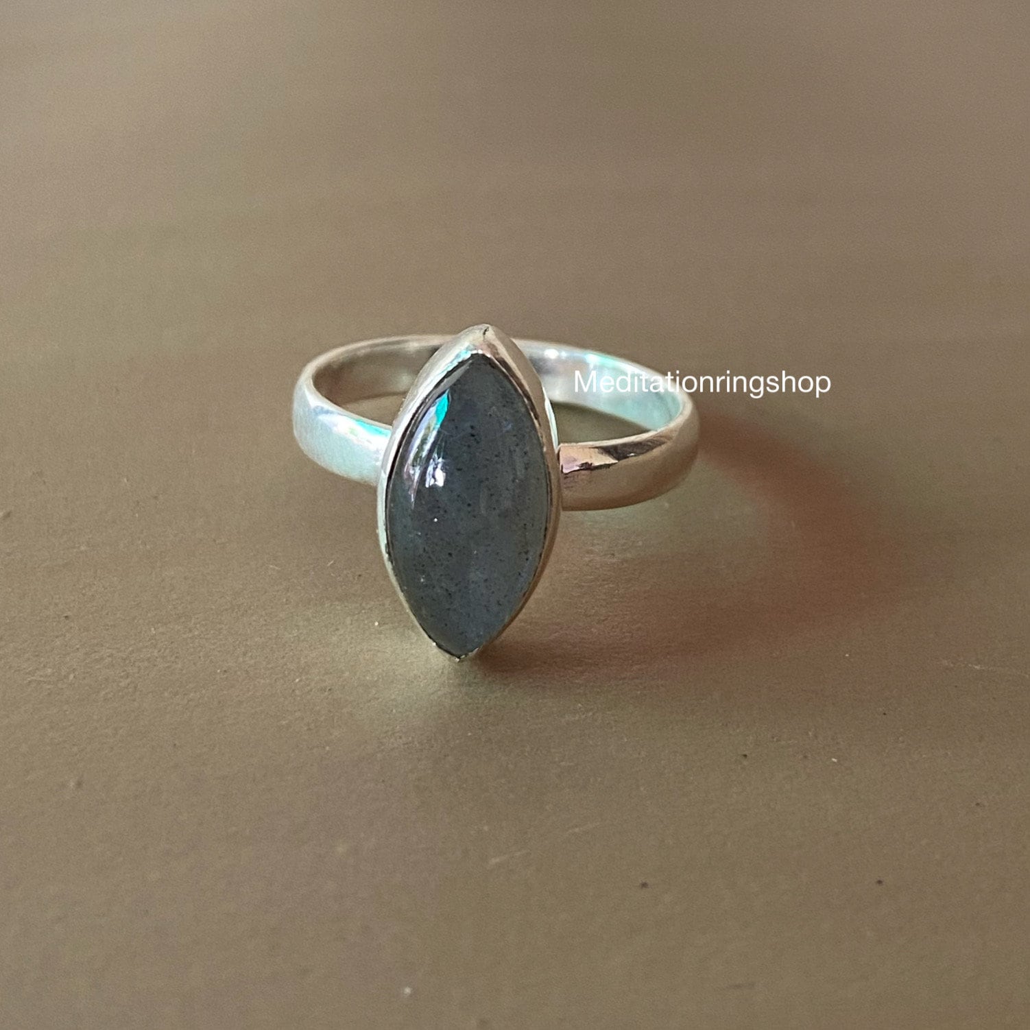 Labradorite Gemstone Ring, 925 Sterling Silver, Handmade Statement Women Christmas Jewelry, Promise Labradorite Gemstone Ring, 925 Sterling Silver, Handmade Statement Women Christmas Jewelry, Promise von Silverjewellery30