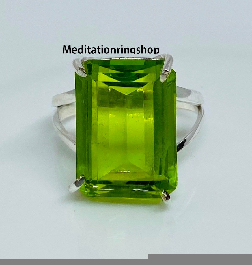 Peridot Gemstone Ring925 Sterling Silver Band Ringhandmade Ringstatement Ring Gift For Her, Women Jewelry, Christmas Gift Peridot Gemstone Ring925 Sterling Silver Band Ringhandmade Ringstatement Ring Gift For Her, Women Jewelry, Christmas Gift von Silverjewellery30