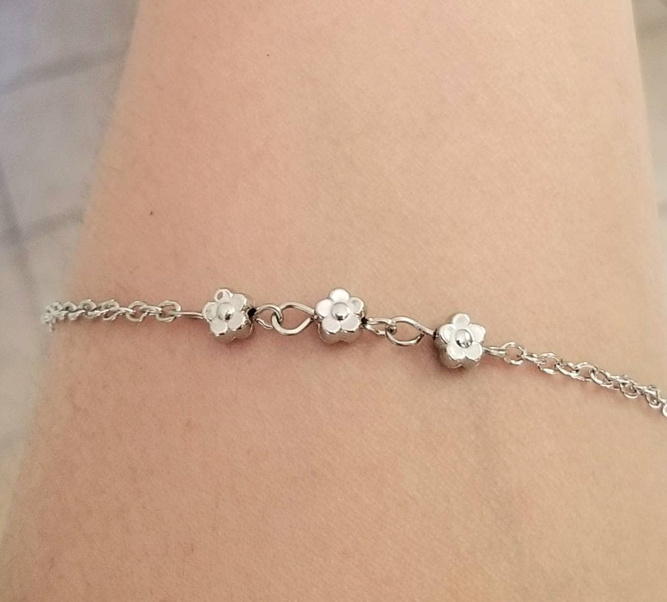 Zierliche Silber Fußkettchen, Gänseblümchen Schmuck, Blumen Ankle Armband, Gänseblümchen, Blumen-Liebhaber Geschenk, Braut von SimplyChicByAngela