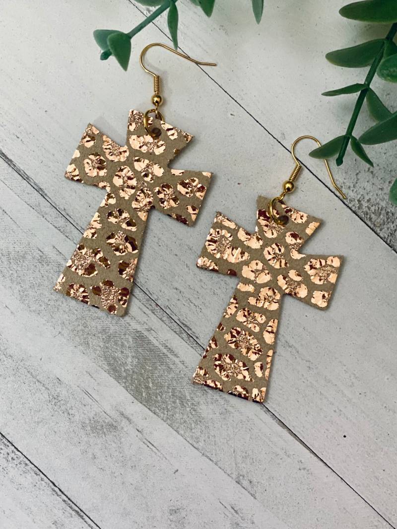 Gold Leopard Kreuz Ohrringe, Echtes Leder Kreuz, Geschenk Für Sie, Handgemachter Schmuck, Religiöses von SpeckledSparrowTX